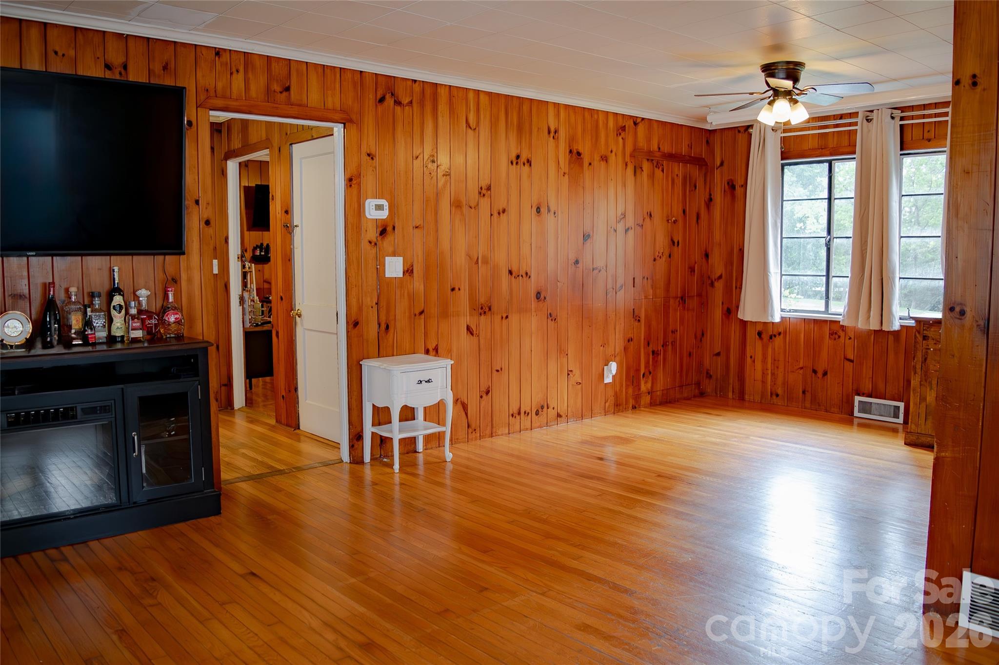 412 1st Avenue Property Photo 5