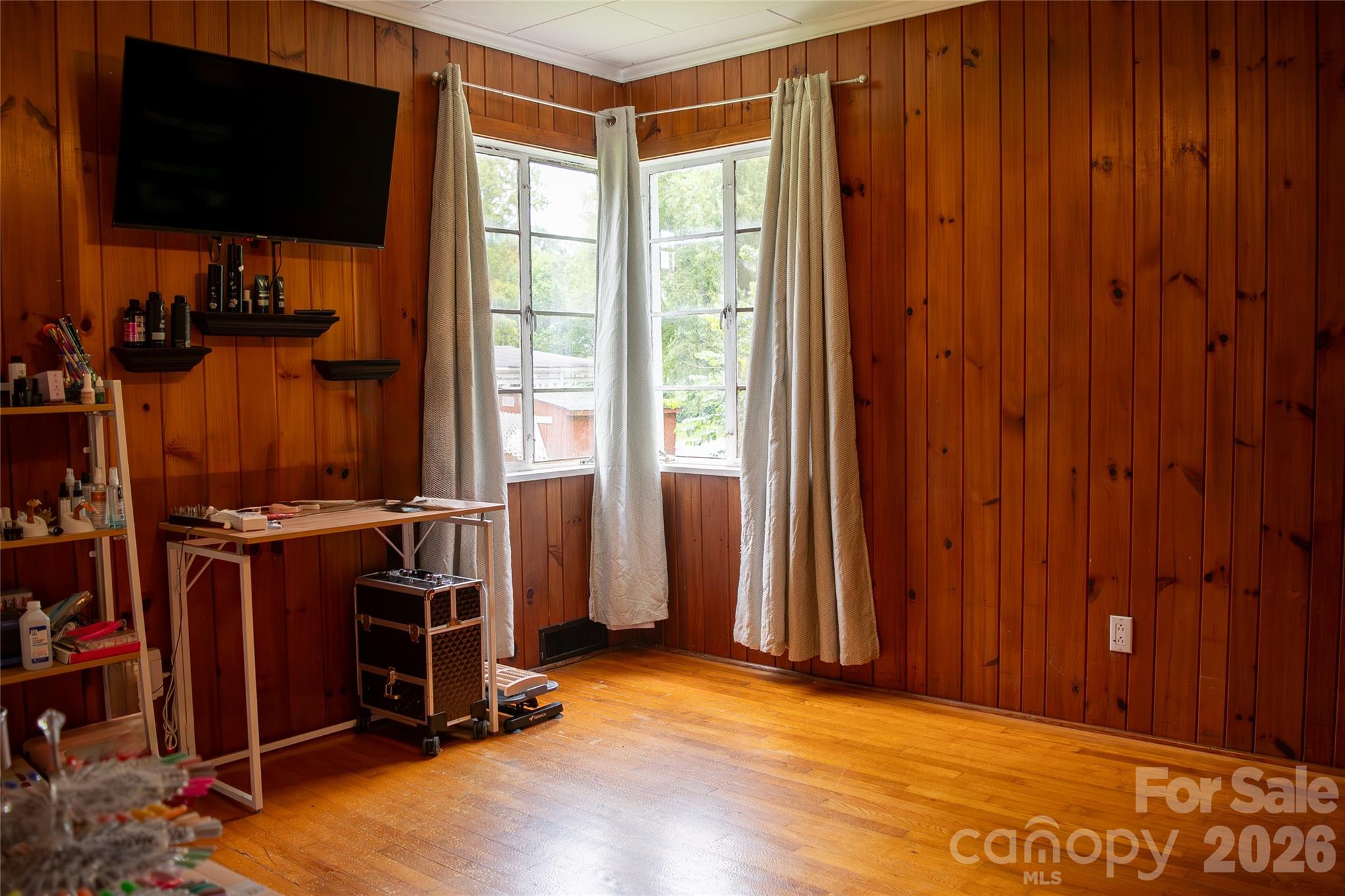 412 1st Avenue Property Photo 8