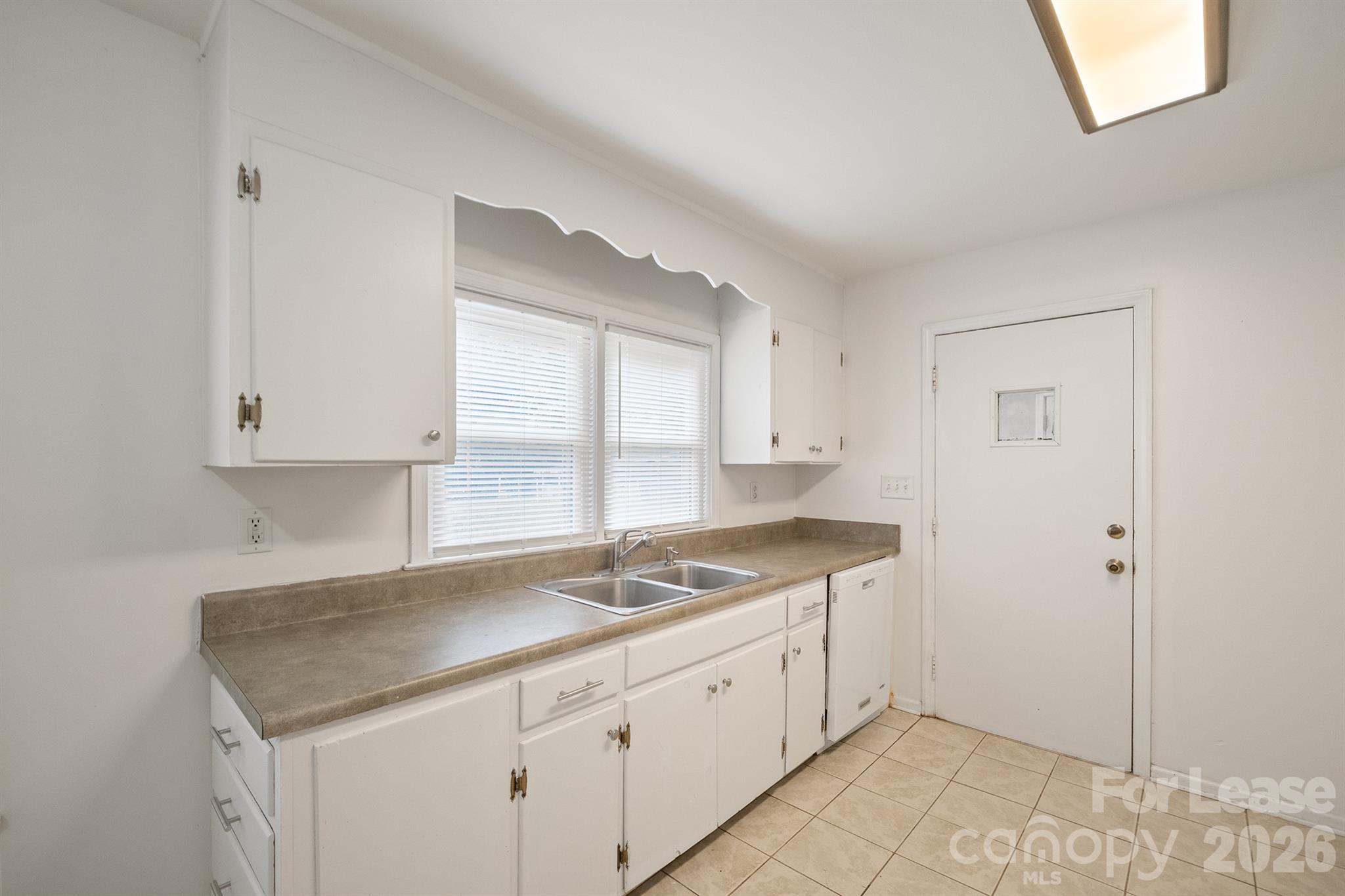 7122 Mallard Creek Road Property Photo 6