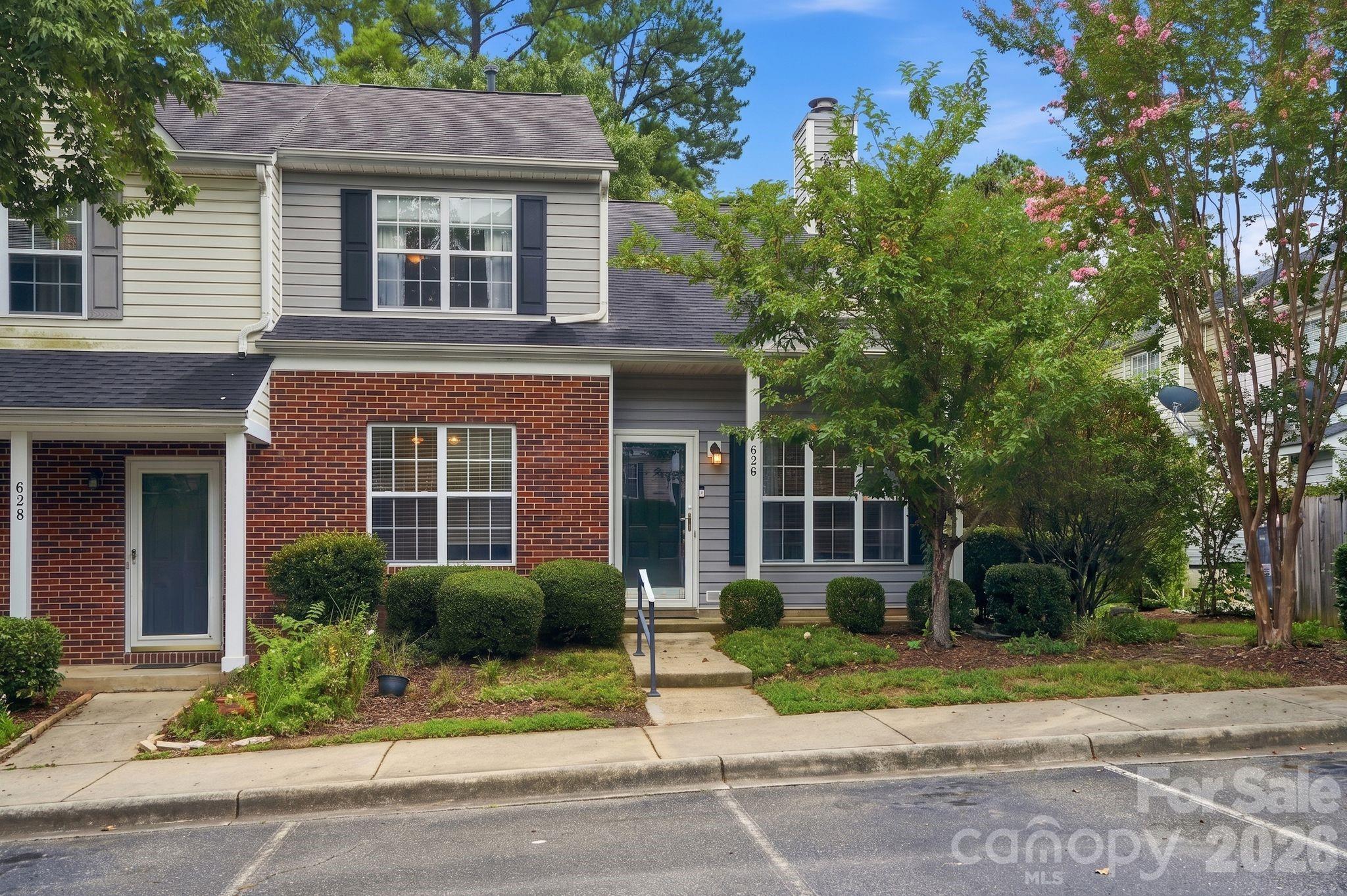 636 Emerald Cove Drive Property Photo 1