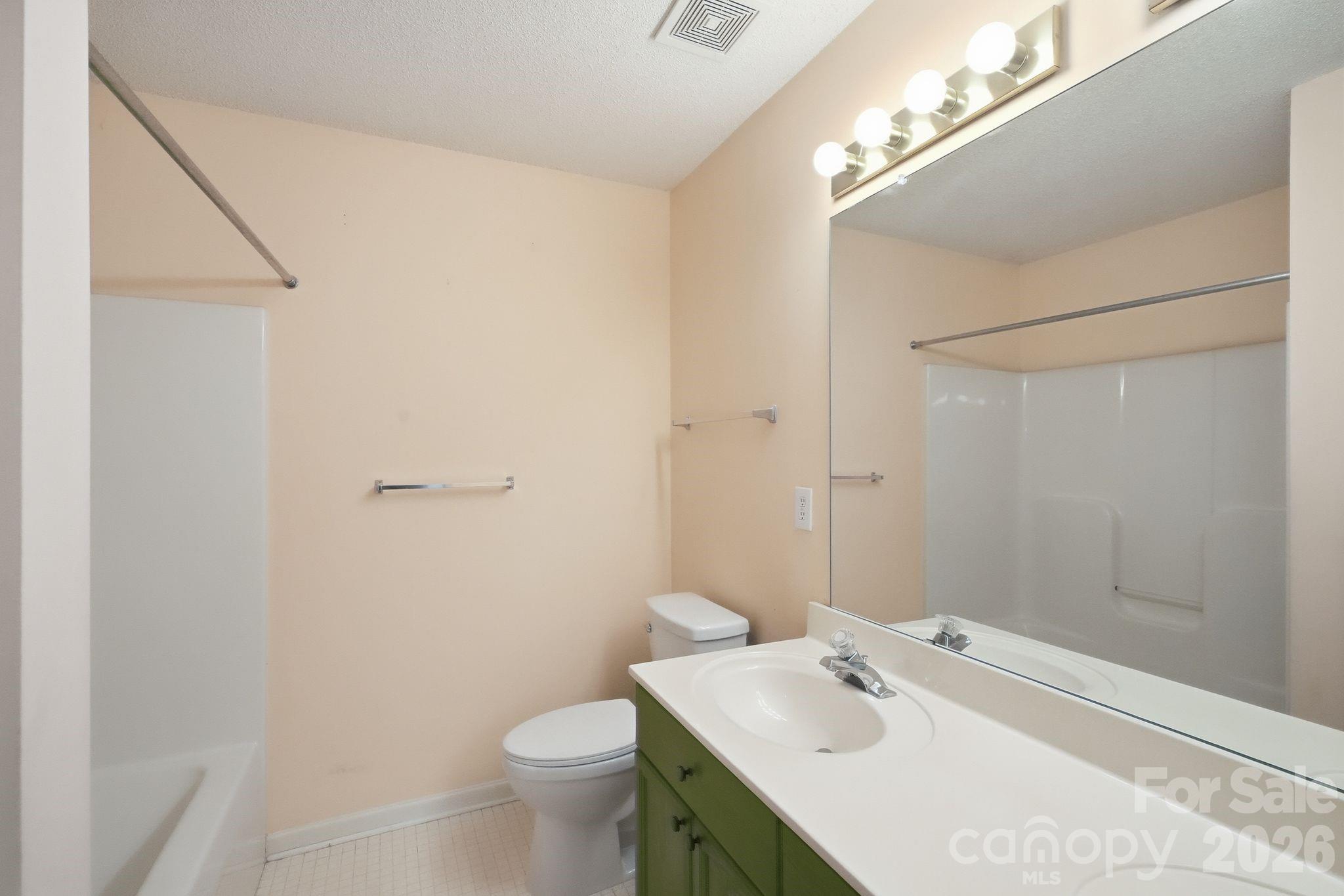 636 Emerald Cove Drive Property Photo 11