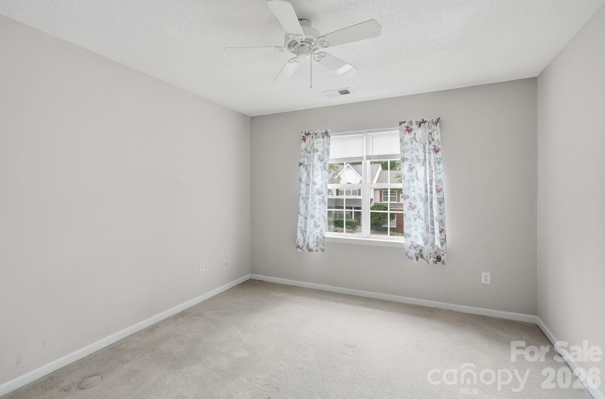 636 Emerald Cove Drive Property Photo 12