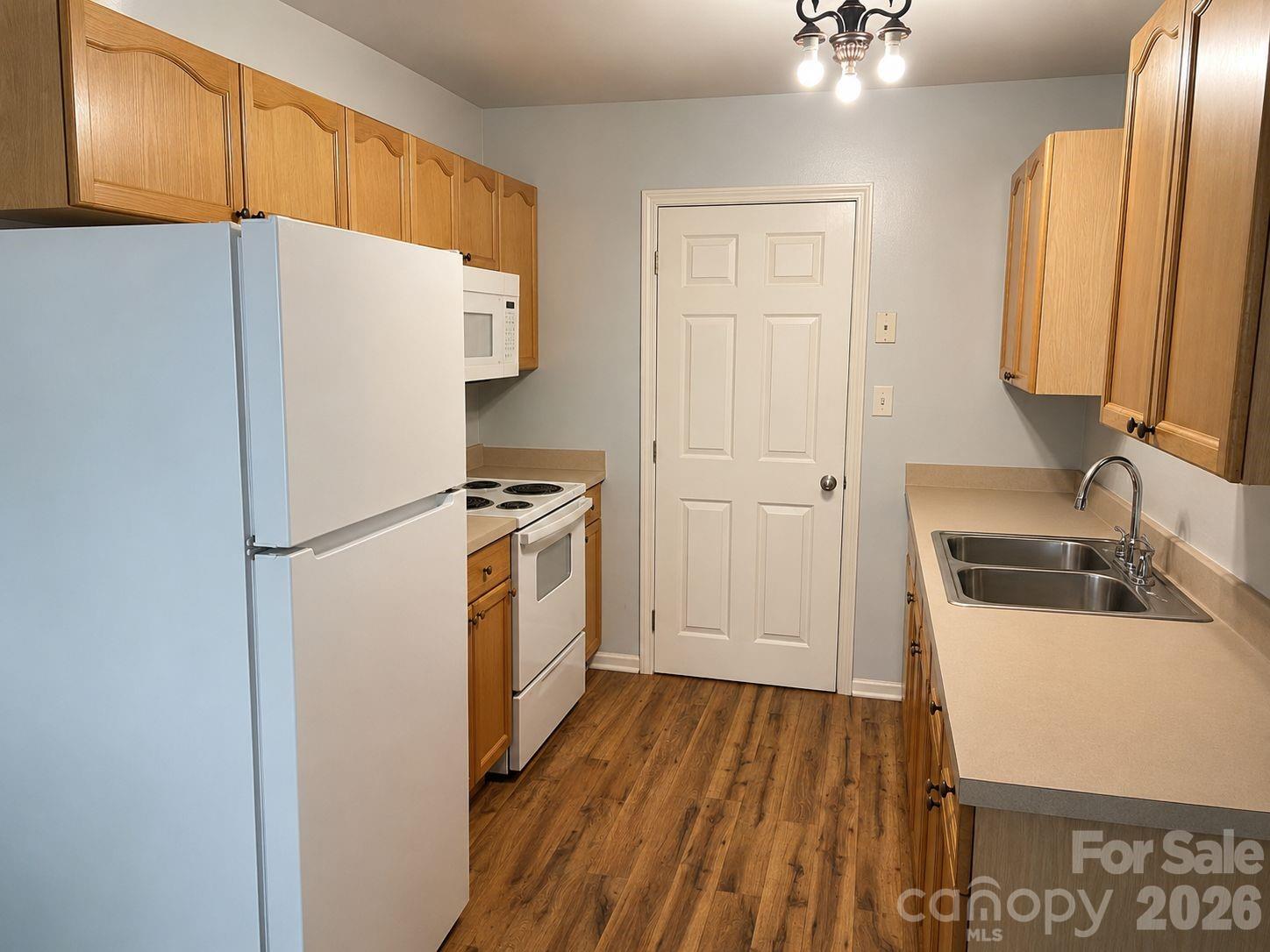 2630 Larry Drive Property Photo 8