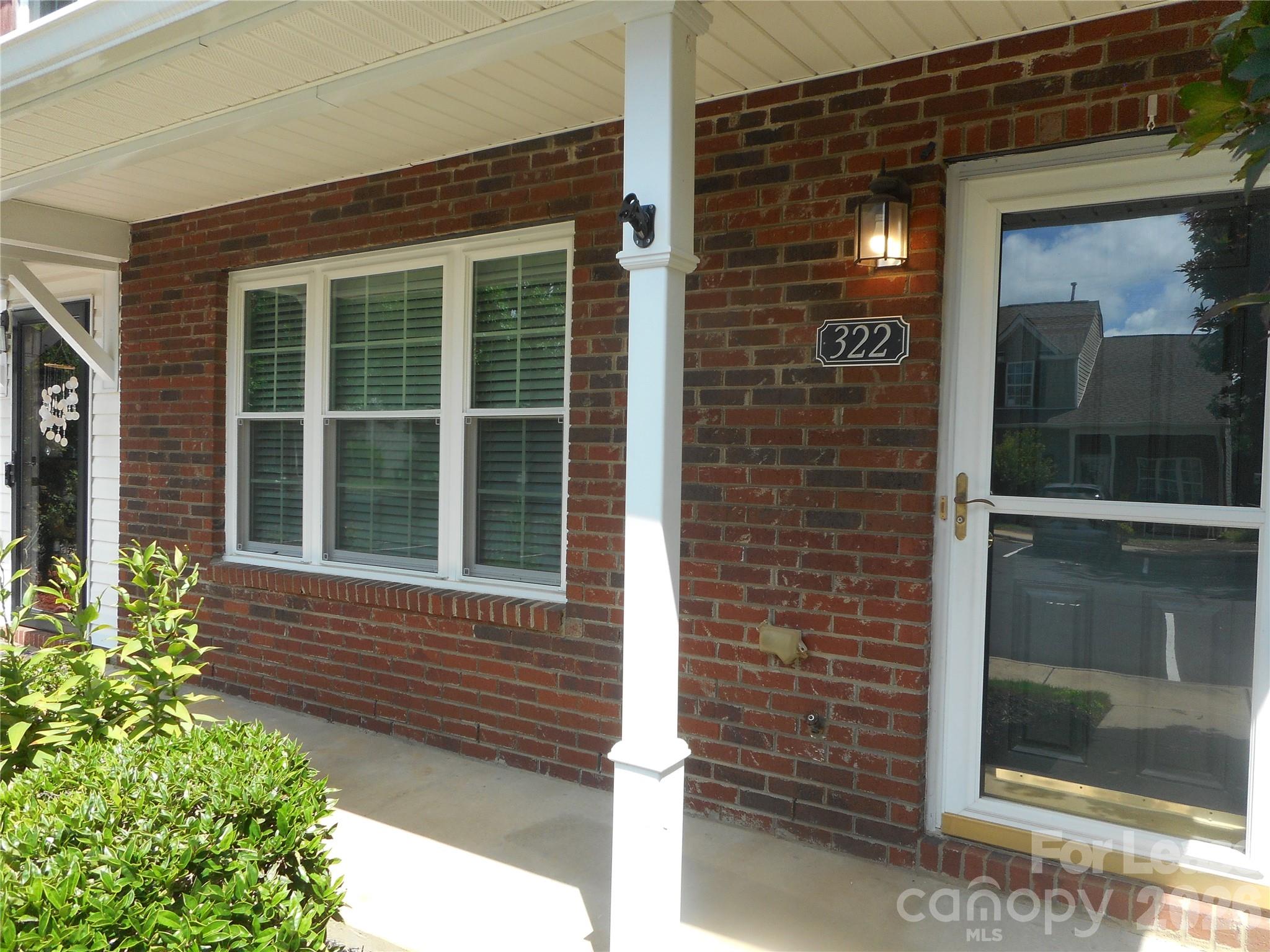 322 Deep Water Lane Property Photo 3