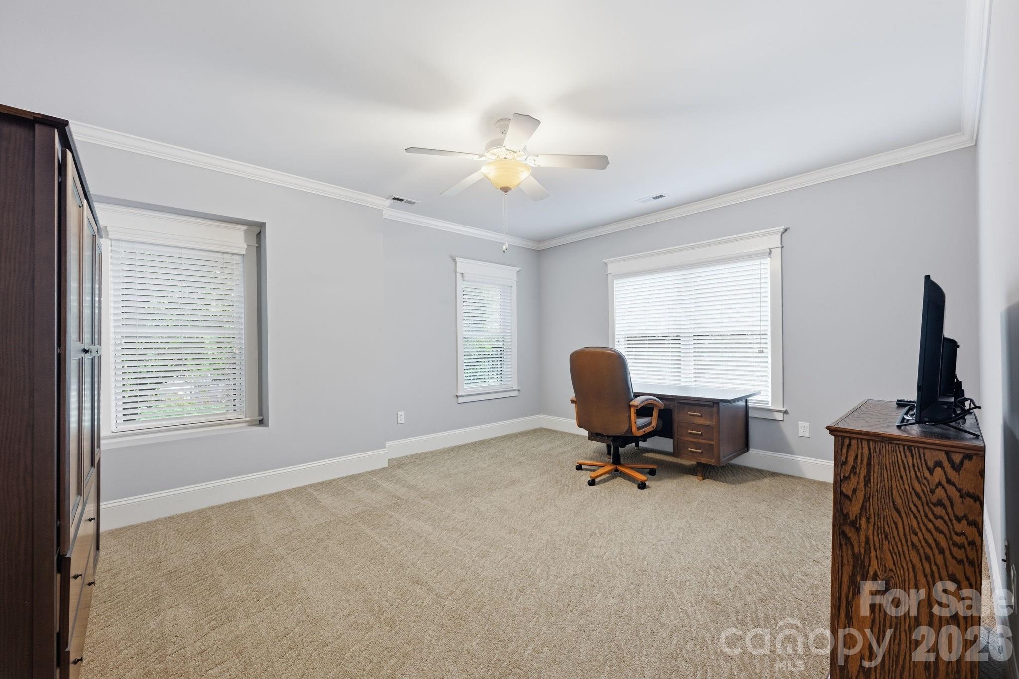121 E Callicutt Trail Property Photo 33