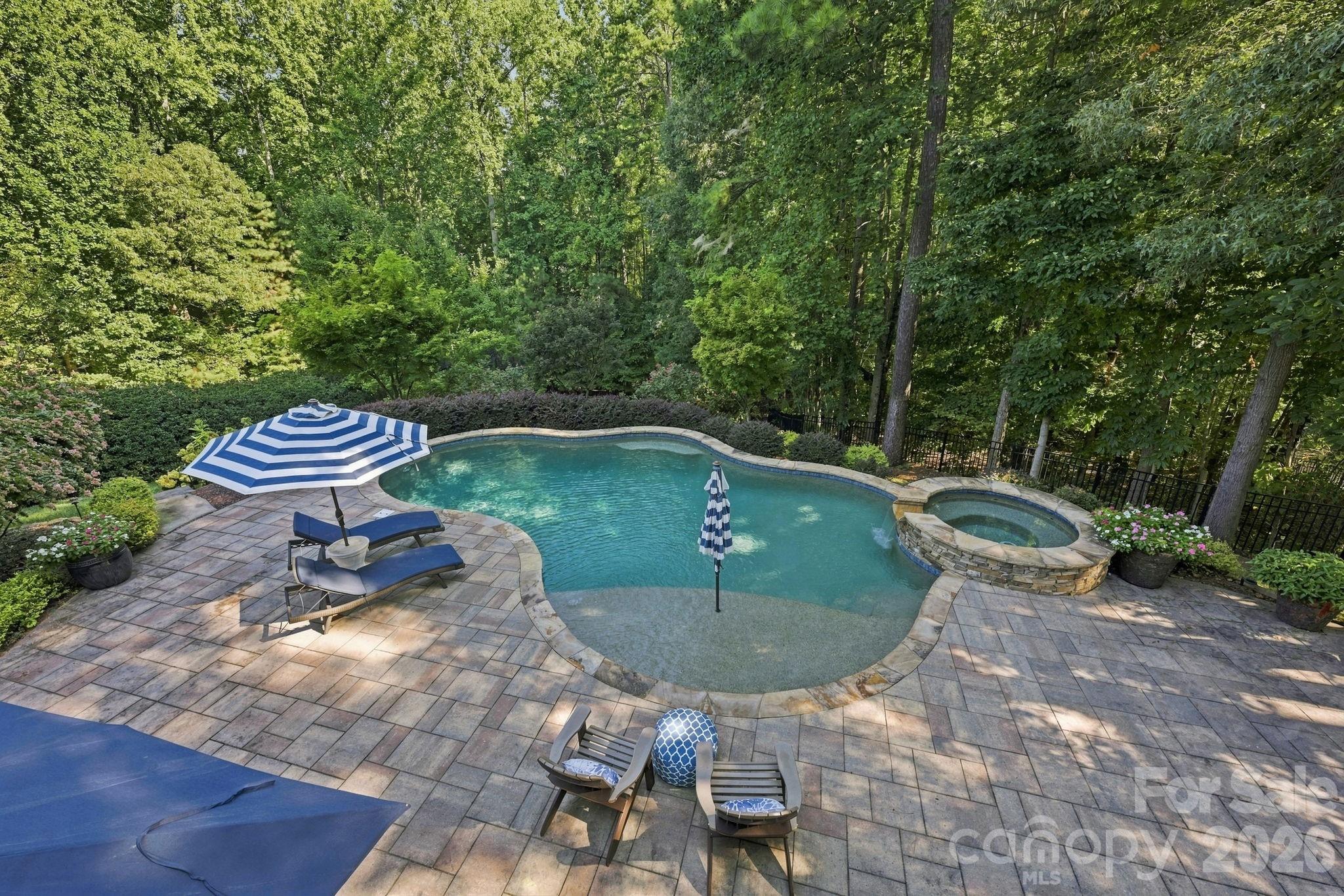 121 E Callicutt Trail Property Photo 45