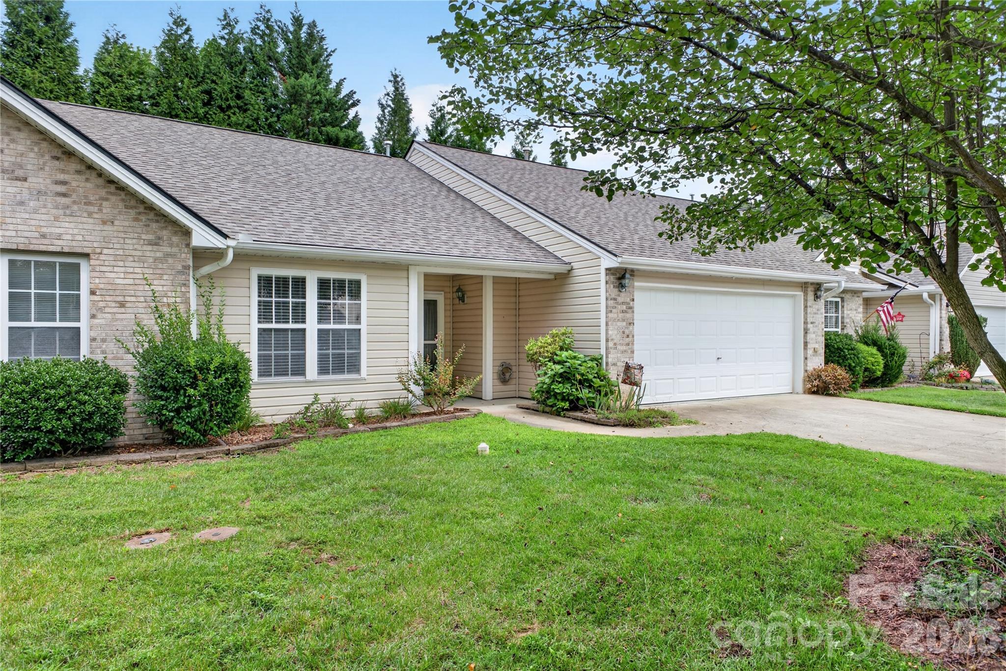 123 Lanceford Circle Property Photo 1