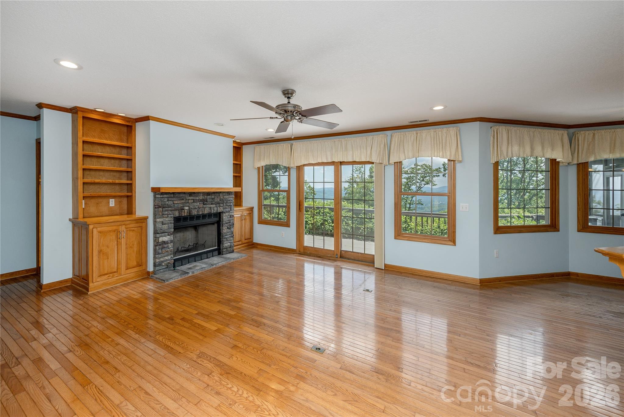 131 N Forge Crest Drive Property Photo 3