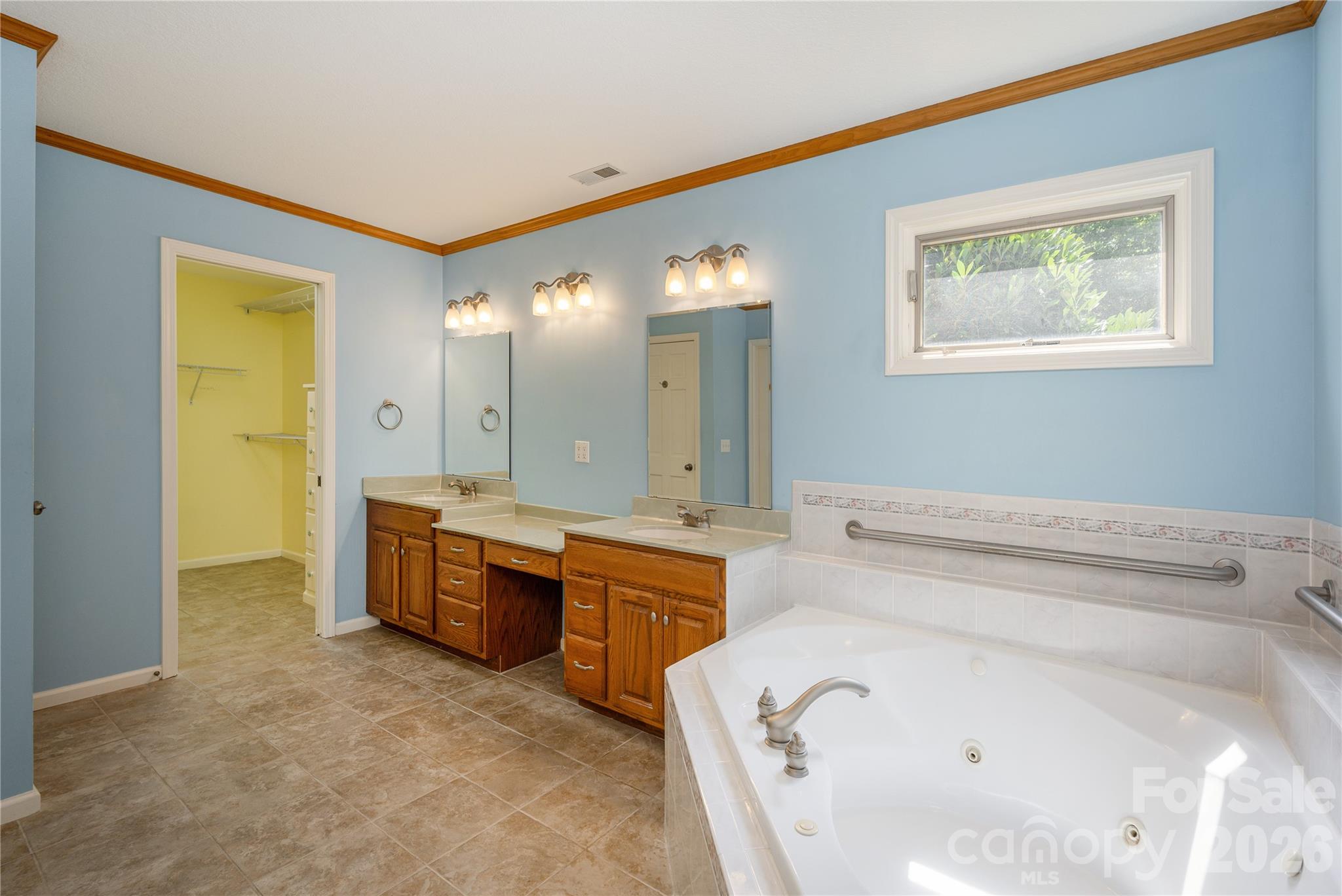 131 N Forge Crest Drive Property Photo 22