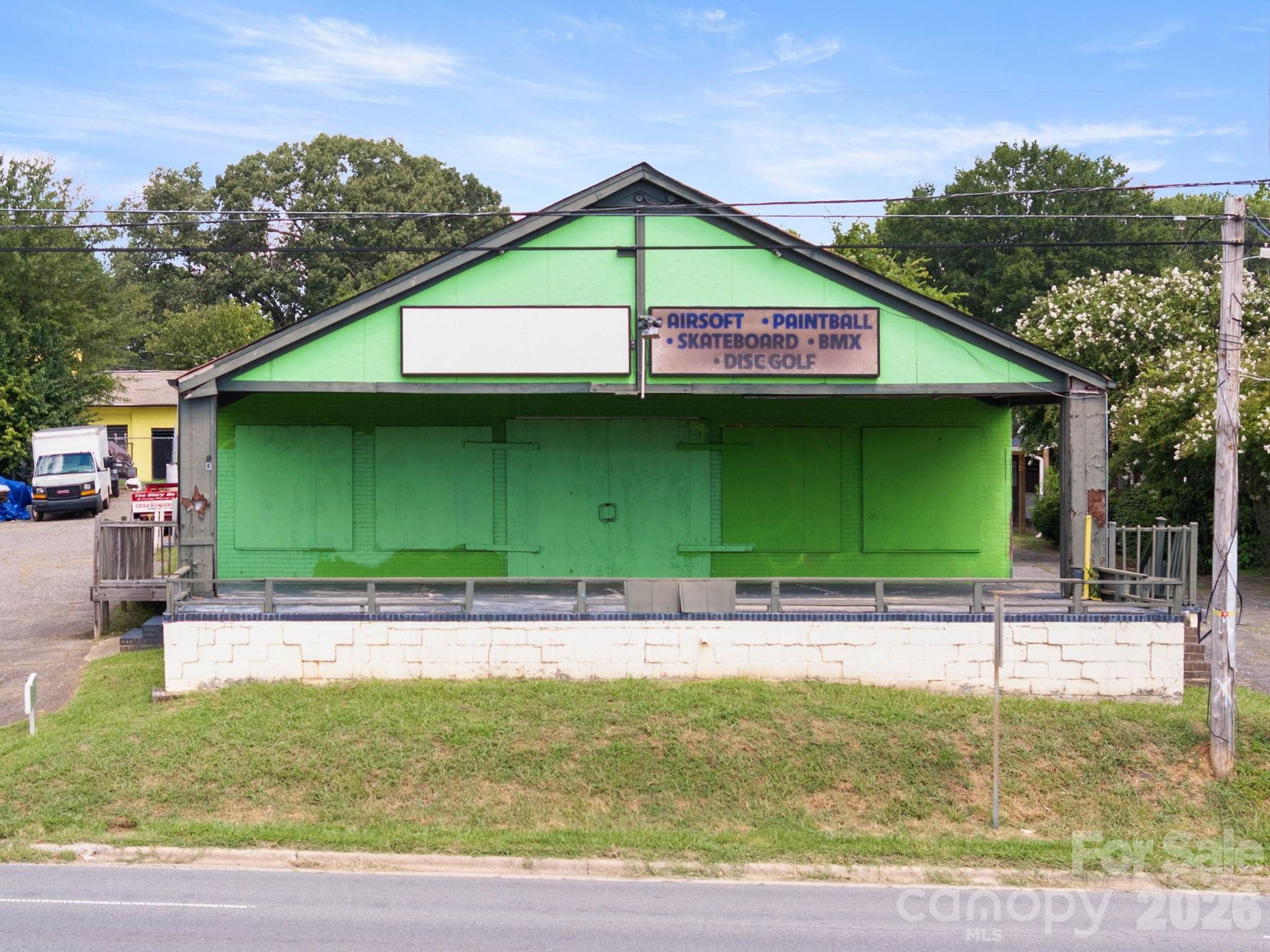 2150 E Franklin Boulevard Property Photo 1