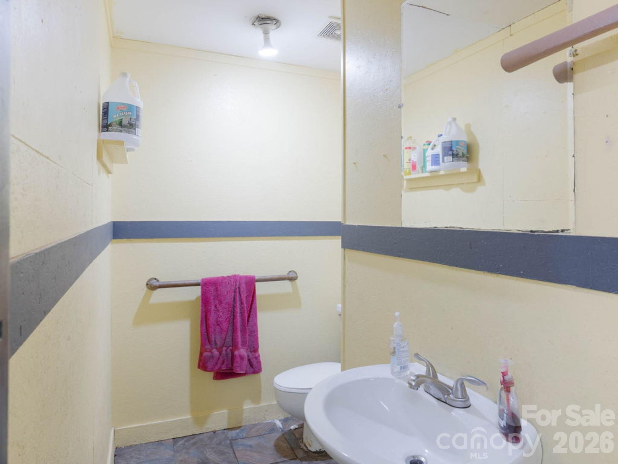 2150 E Franklin Boulevard Property Photo 19