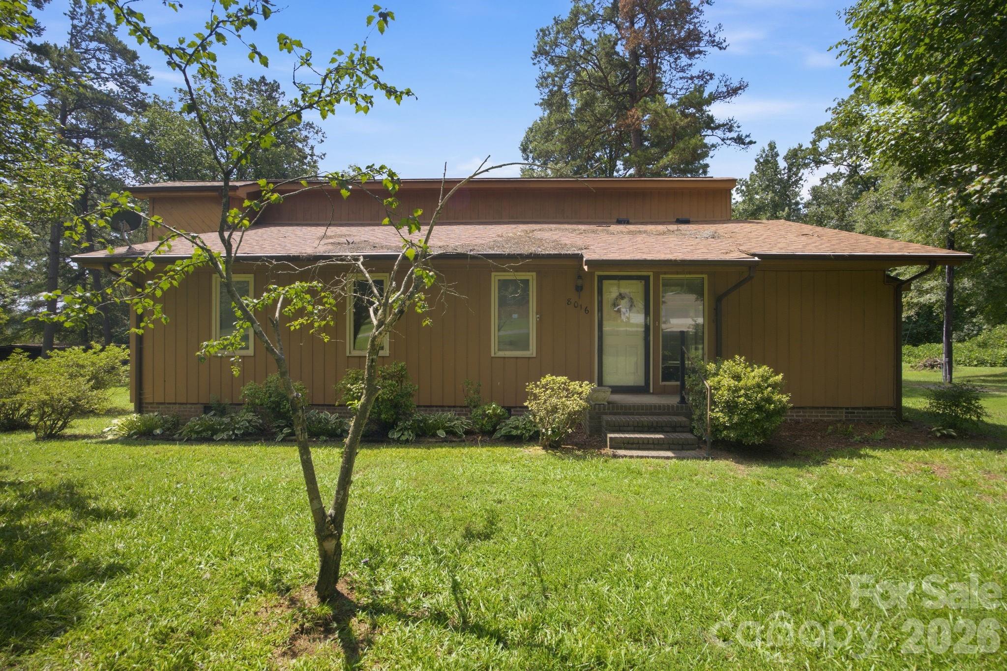 8016 Hedrick Circle Property Photo 2