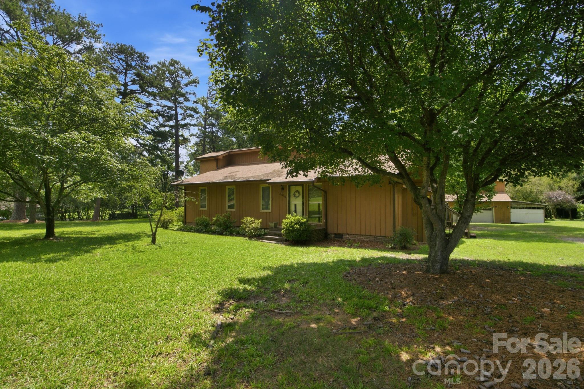 8016 Hedrick Circle Property Photo 5