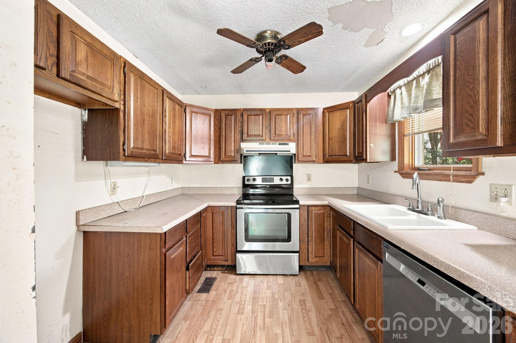 8016 Hedrick Circle Property Photo 23