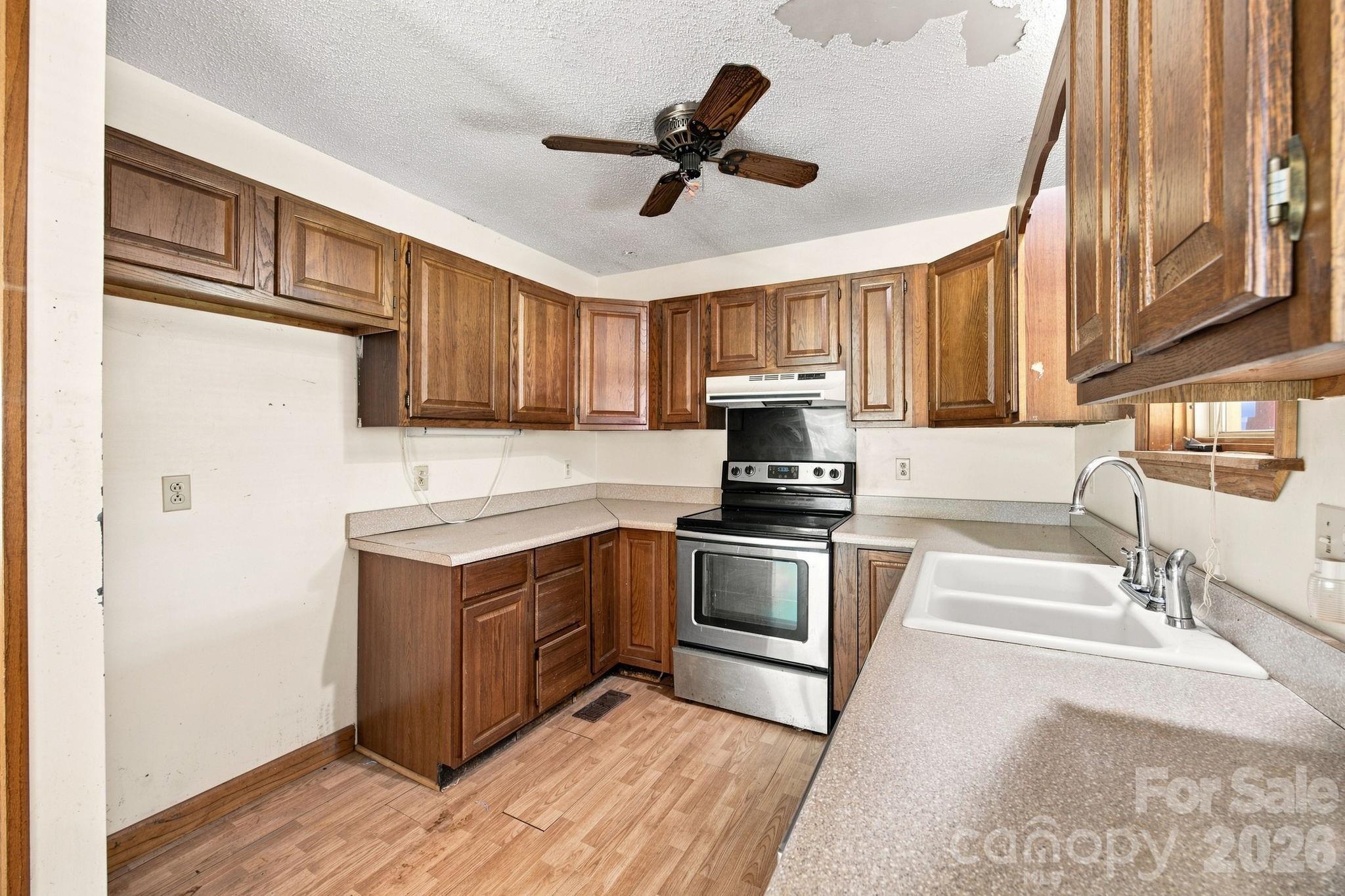 8016 Hedrick Circle Property Photo 24