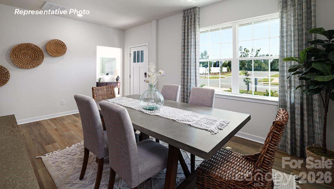 483 Dazzle Loop Property Photo 8