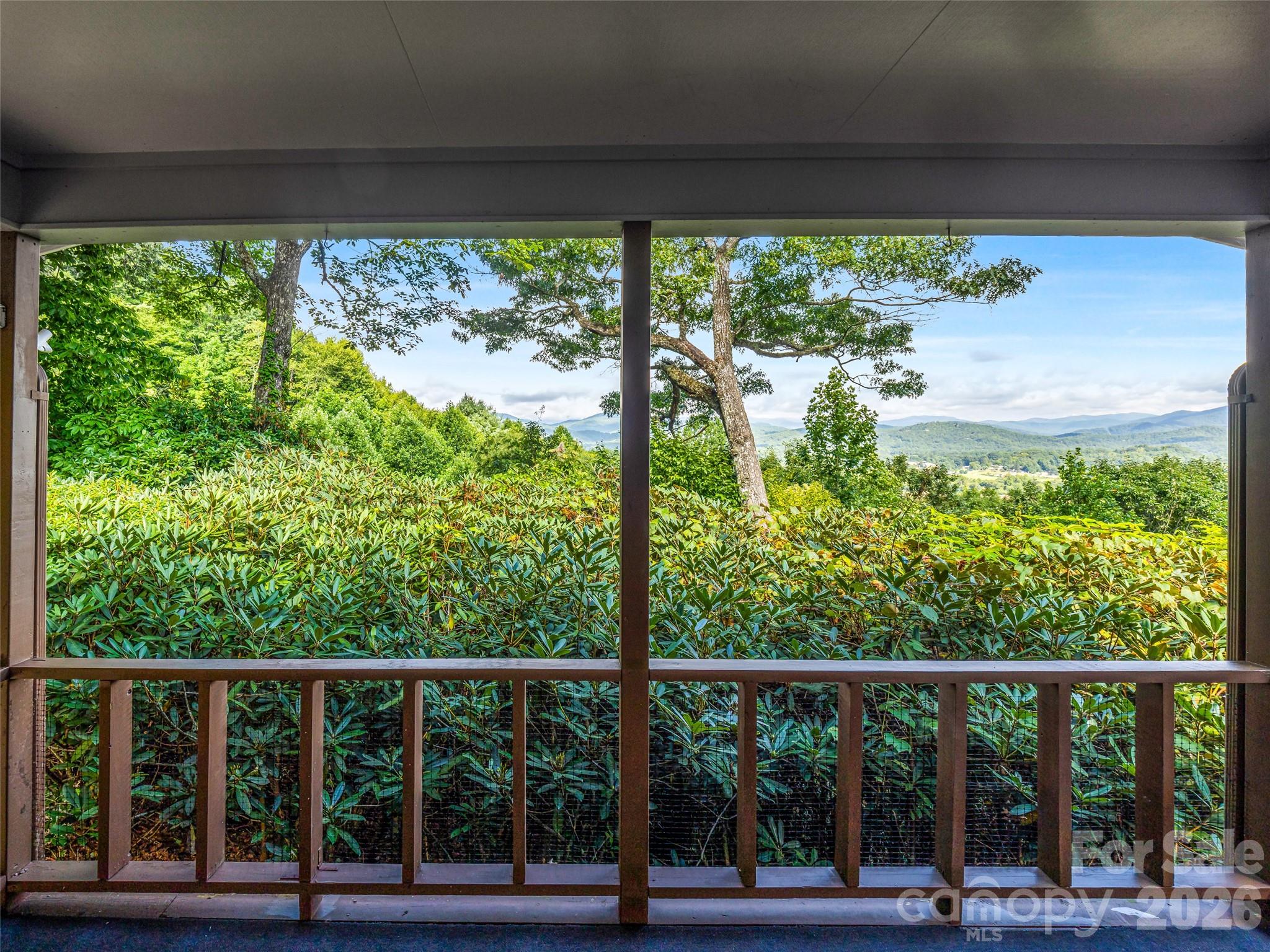 252 Middlemount Road Property Photo 4