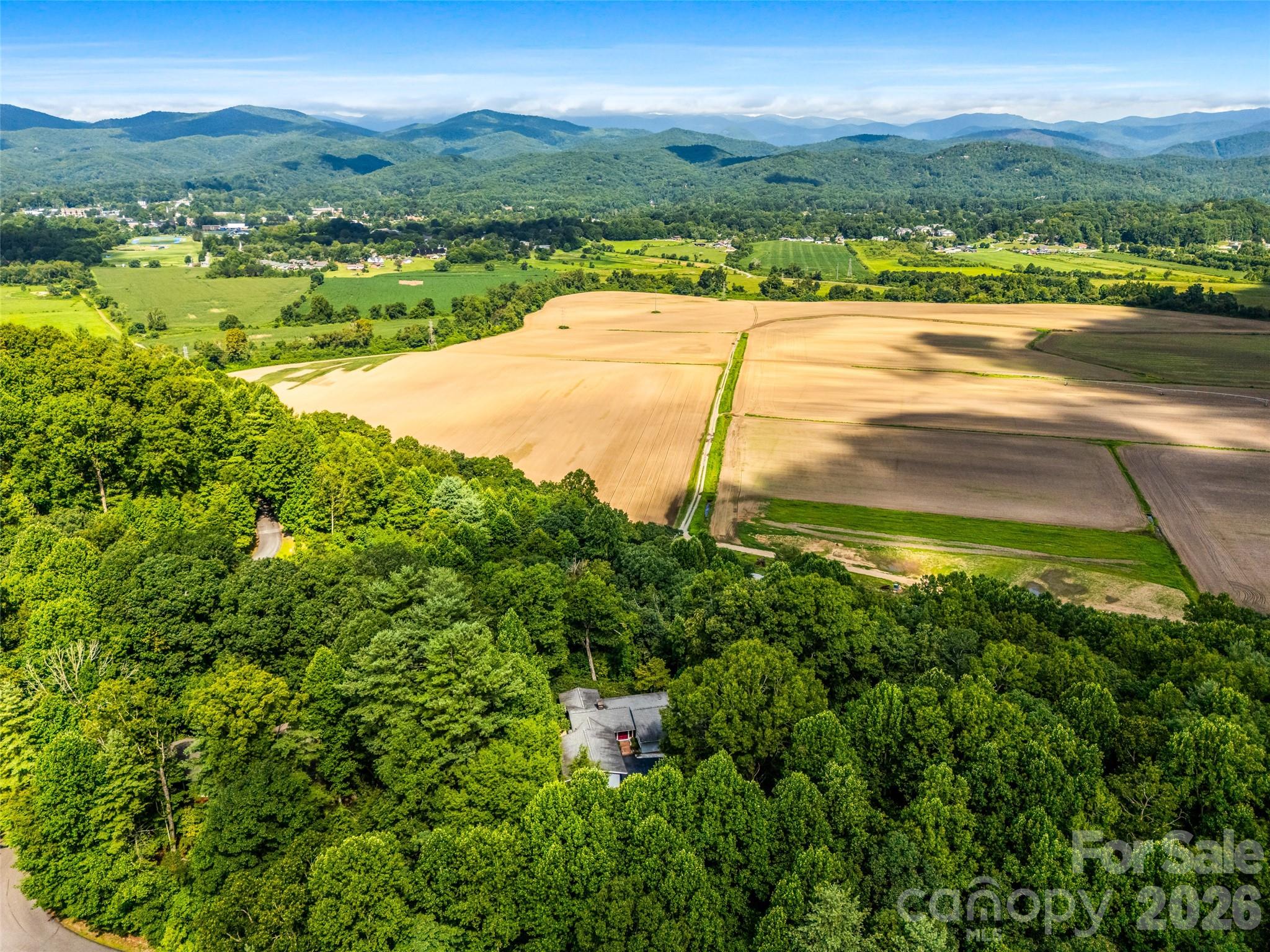 252 Middlemount Road Property Photo 5