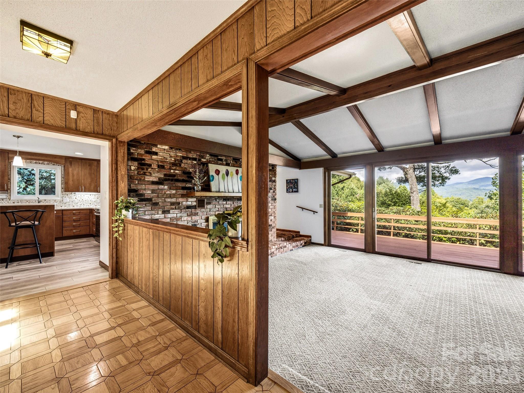 252 Middlemount Road Property Photo 7