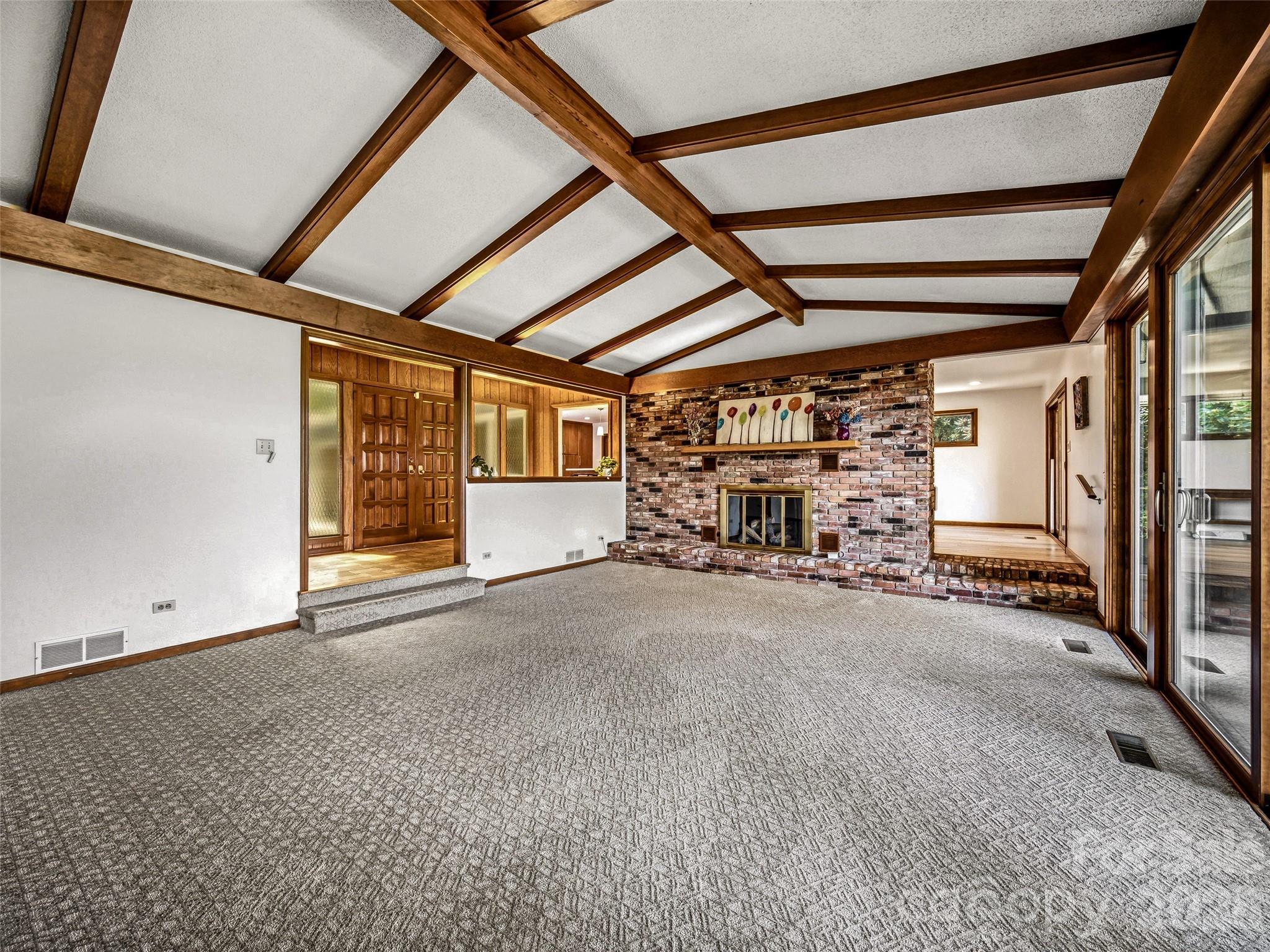 252 Middlemount Road Property Photo 13
