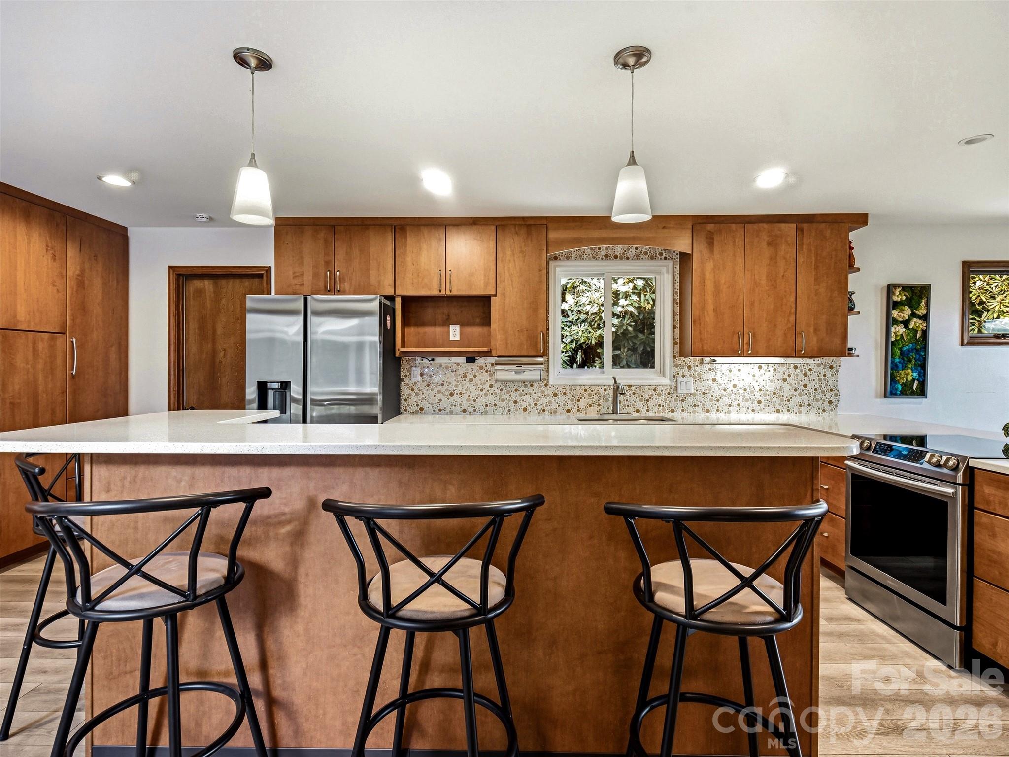 252 Middlemount Road Property Photo 16