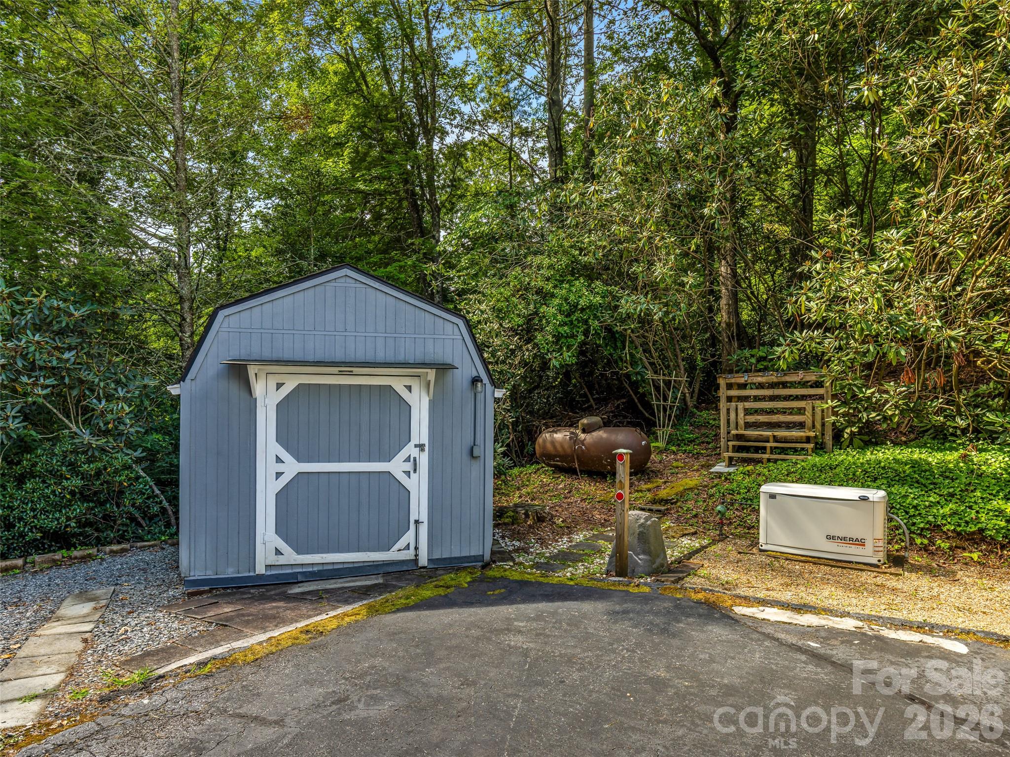 252 Middlemount Road Property Photo 41