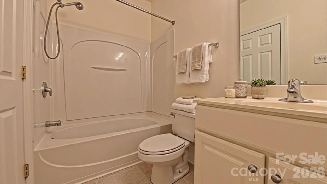 6419 Park Pond Drive Property Photo 11