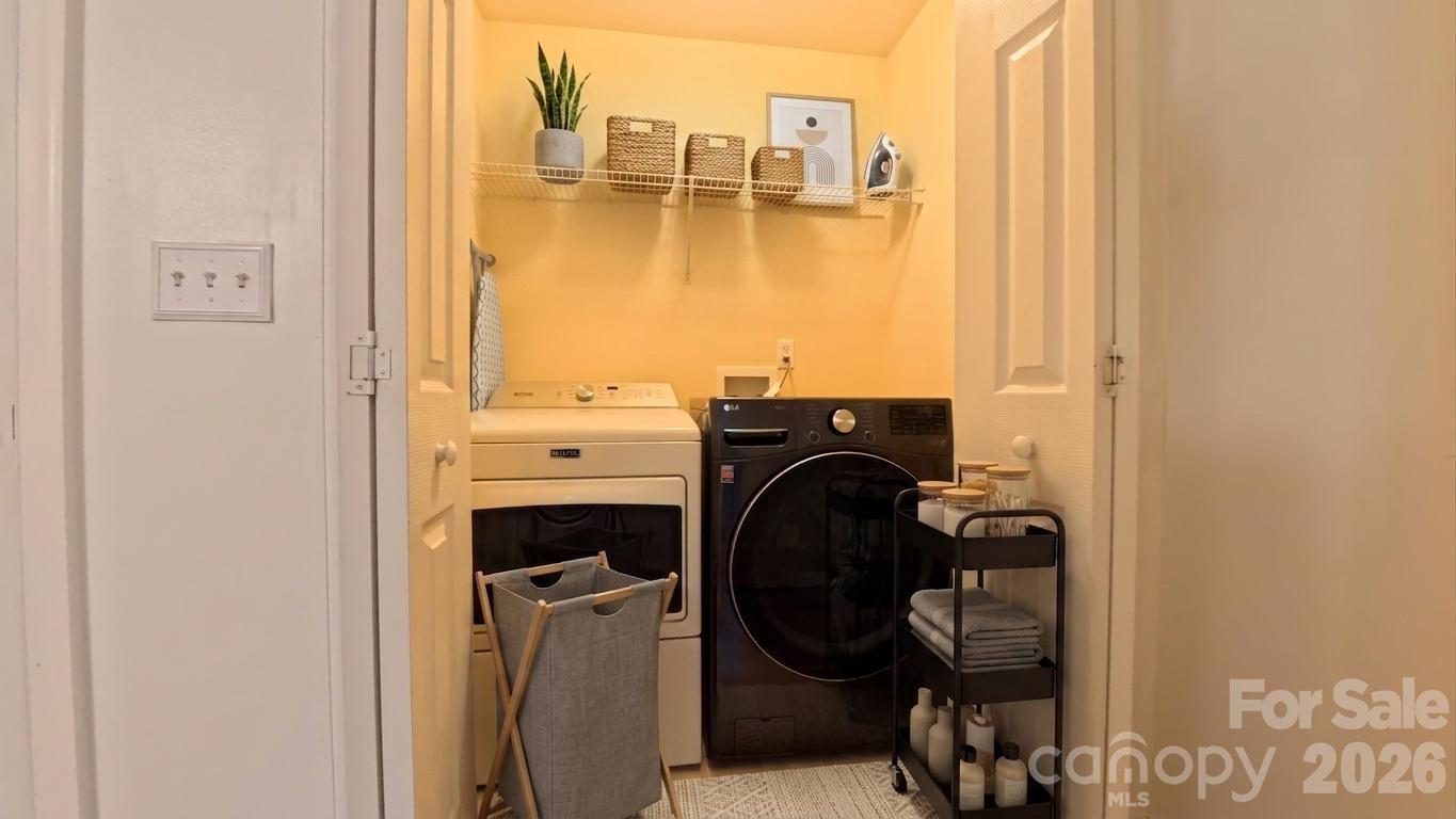 6419 Park Pond Drive Property Photo 18