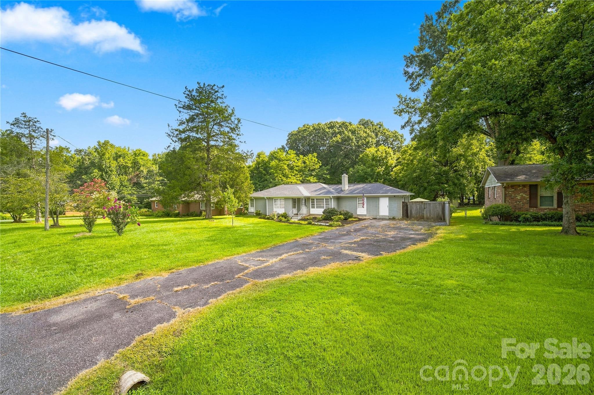 6142 King George Drive Property Photo 3