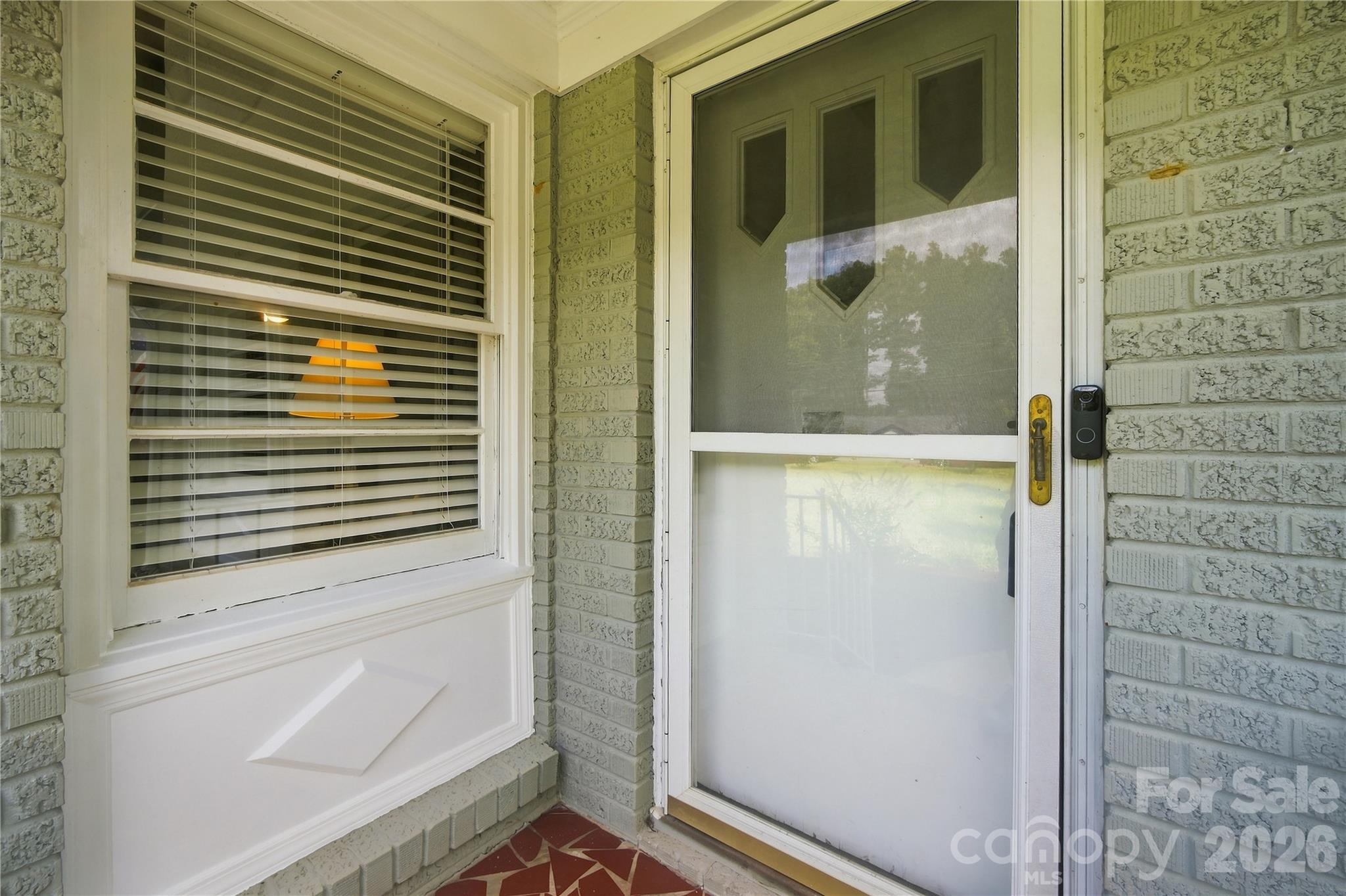 6142 King George Drive Property Photo 4