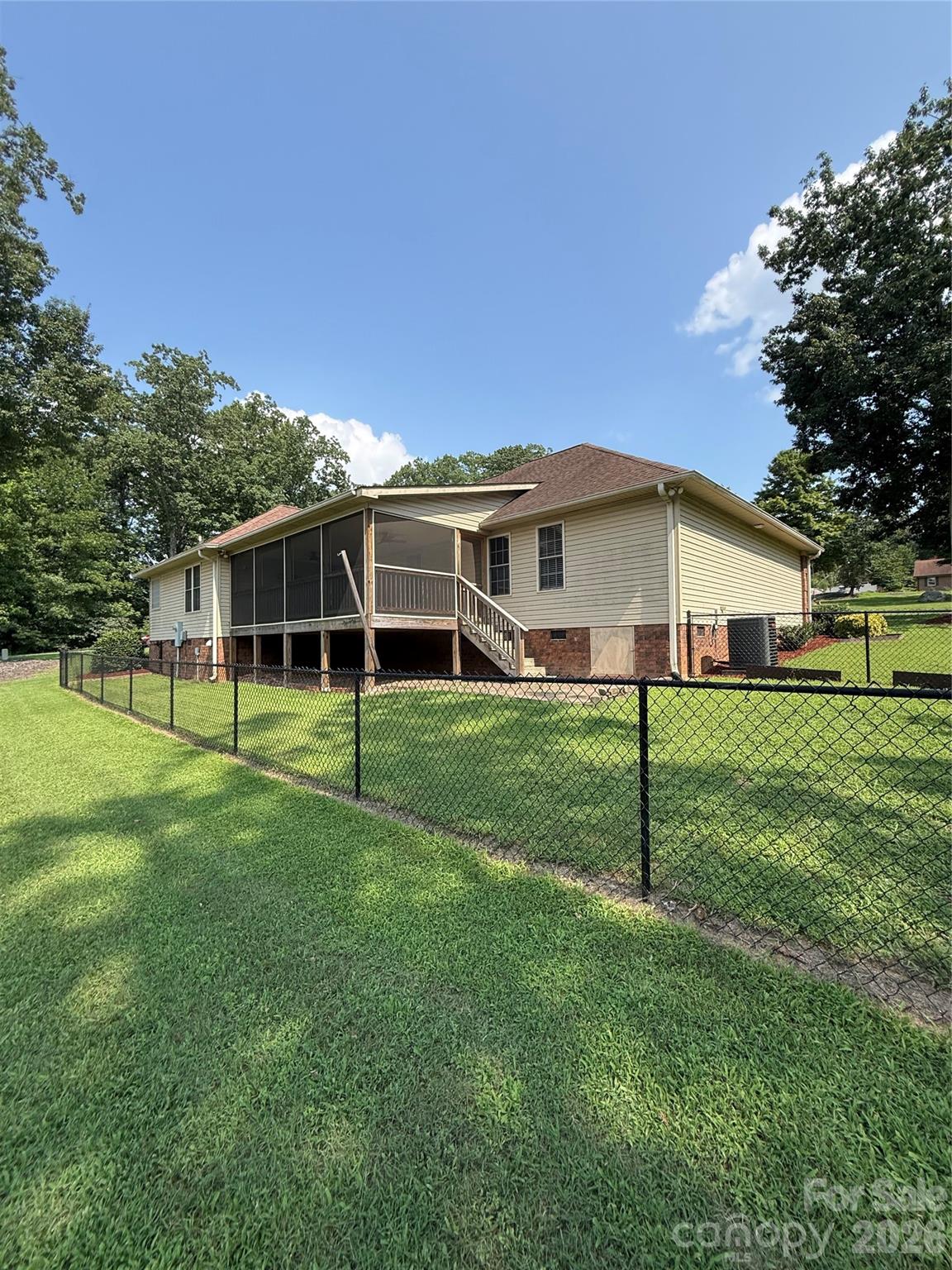 1005 Spring Rock Drive Property Photo 4