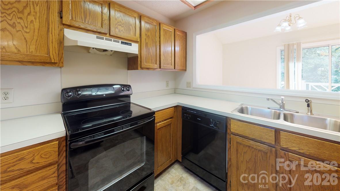 5622 Amity Springs Drive Property Photo 7