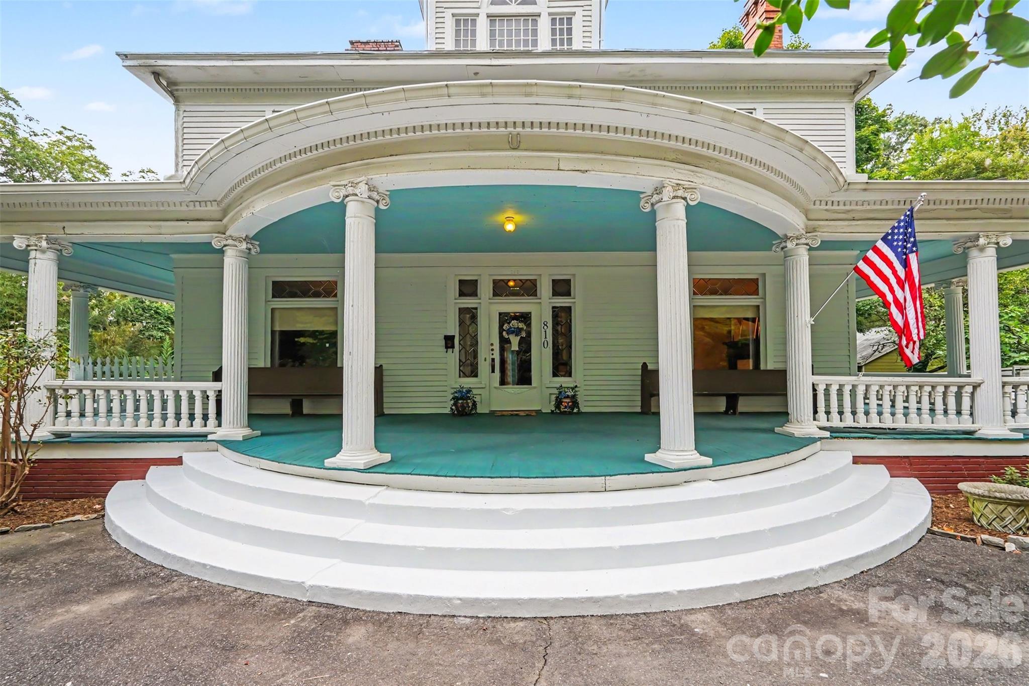 810 E Franklin Street Property Photo 1