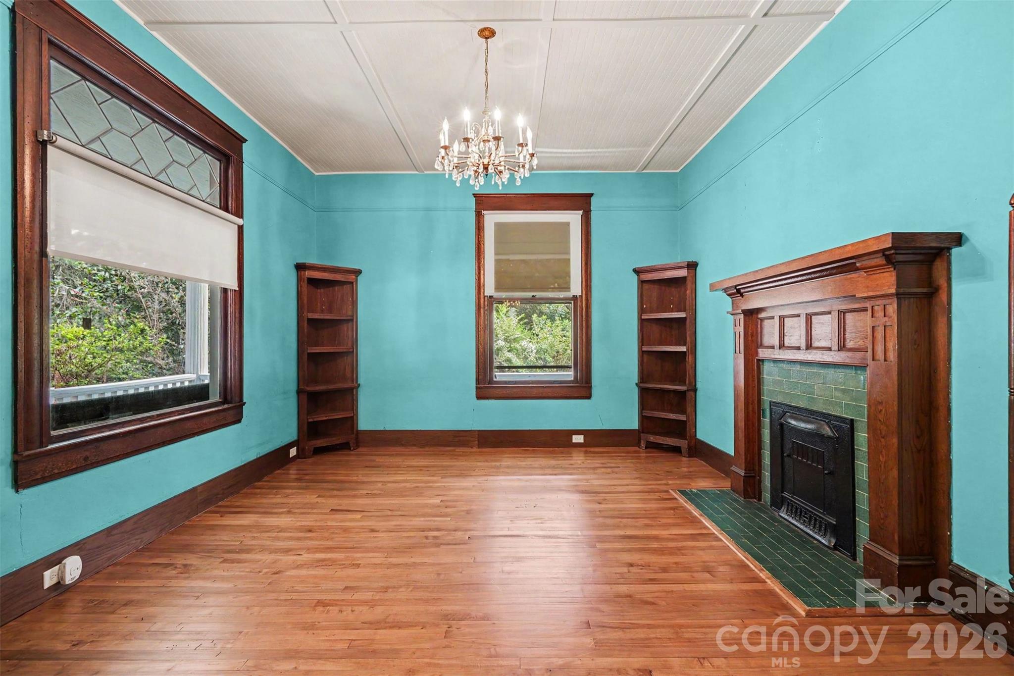 810 E Franklin Street Property Photo 8