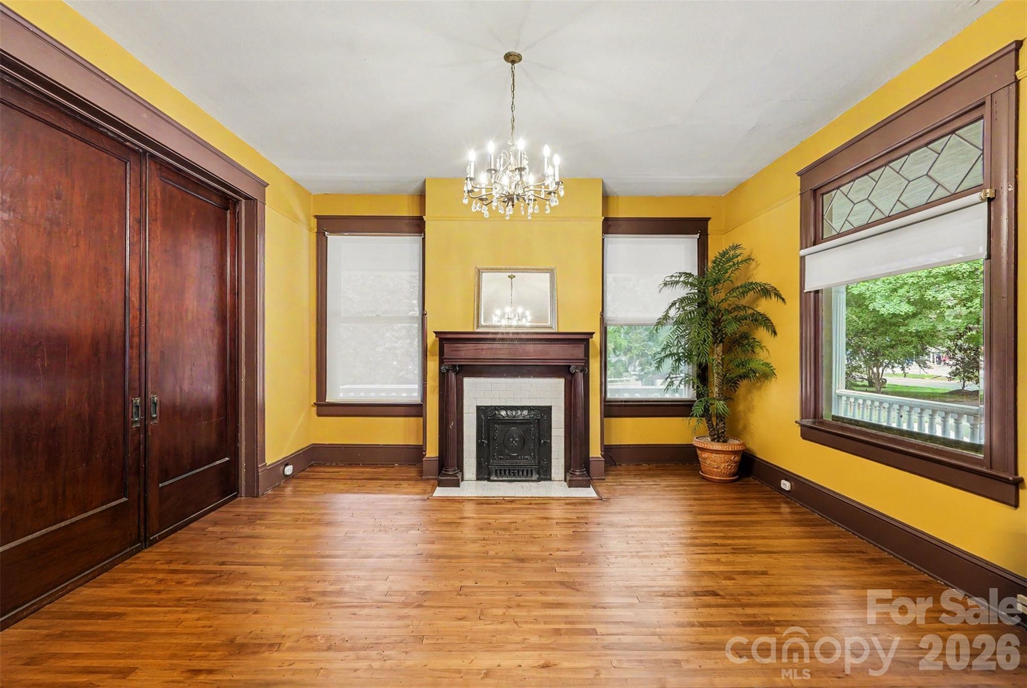810 E Franklin Street Property Photo 11