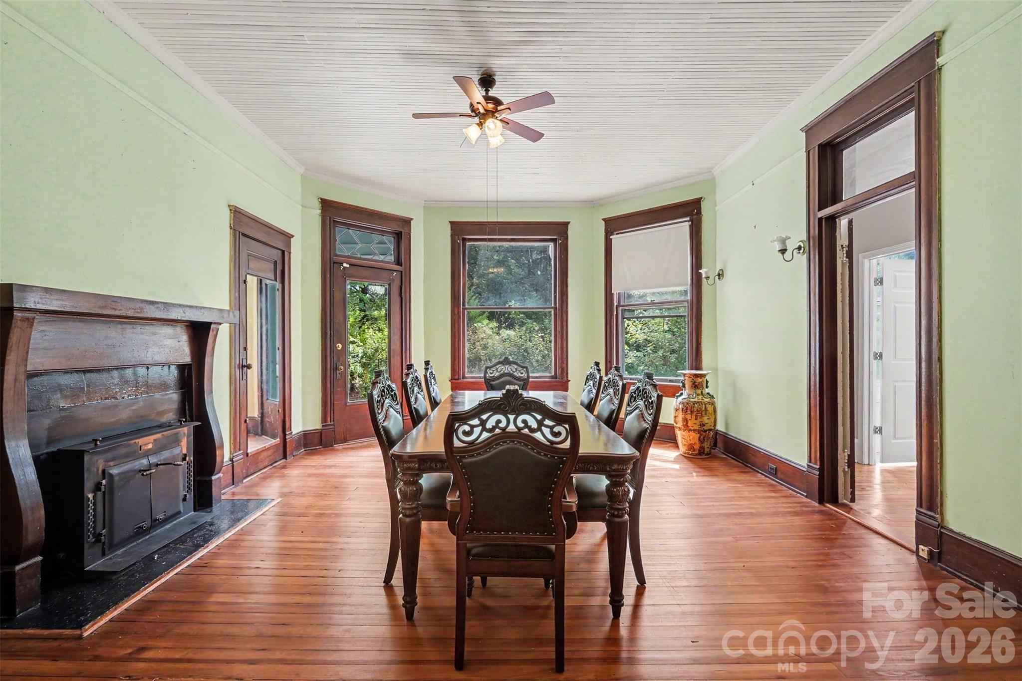 810 E Franklin Street Property Photo 13