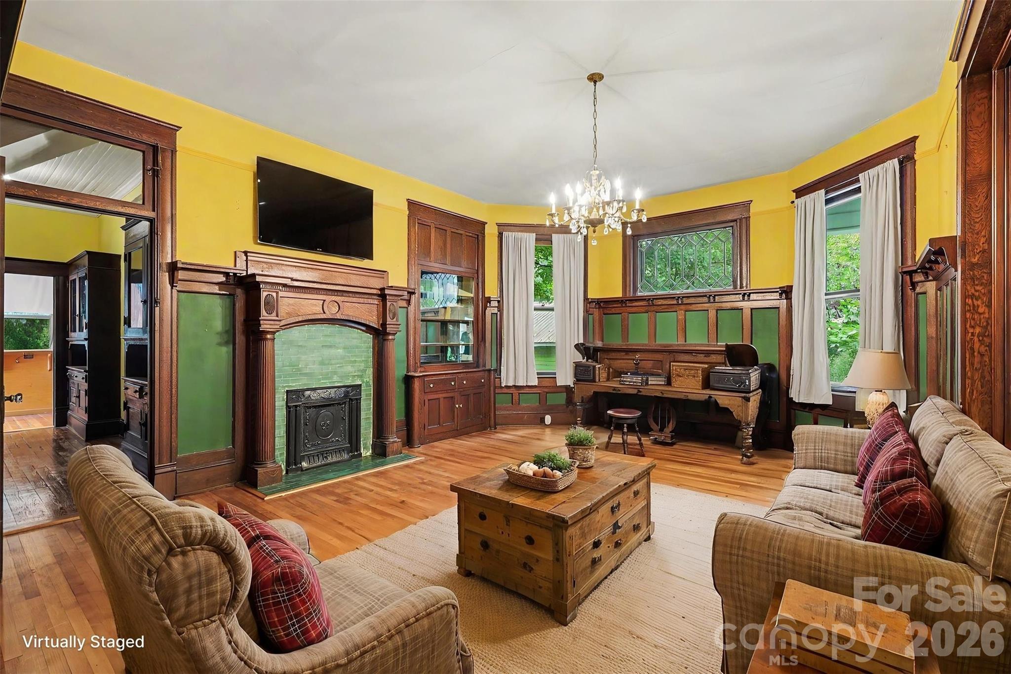810 E Franklin Street Property Photo 16