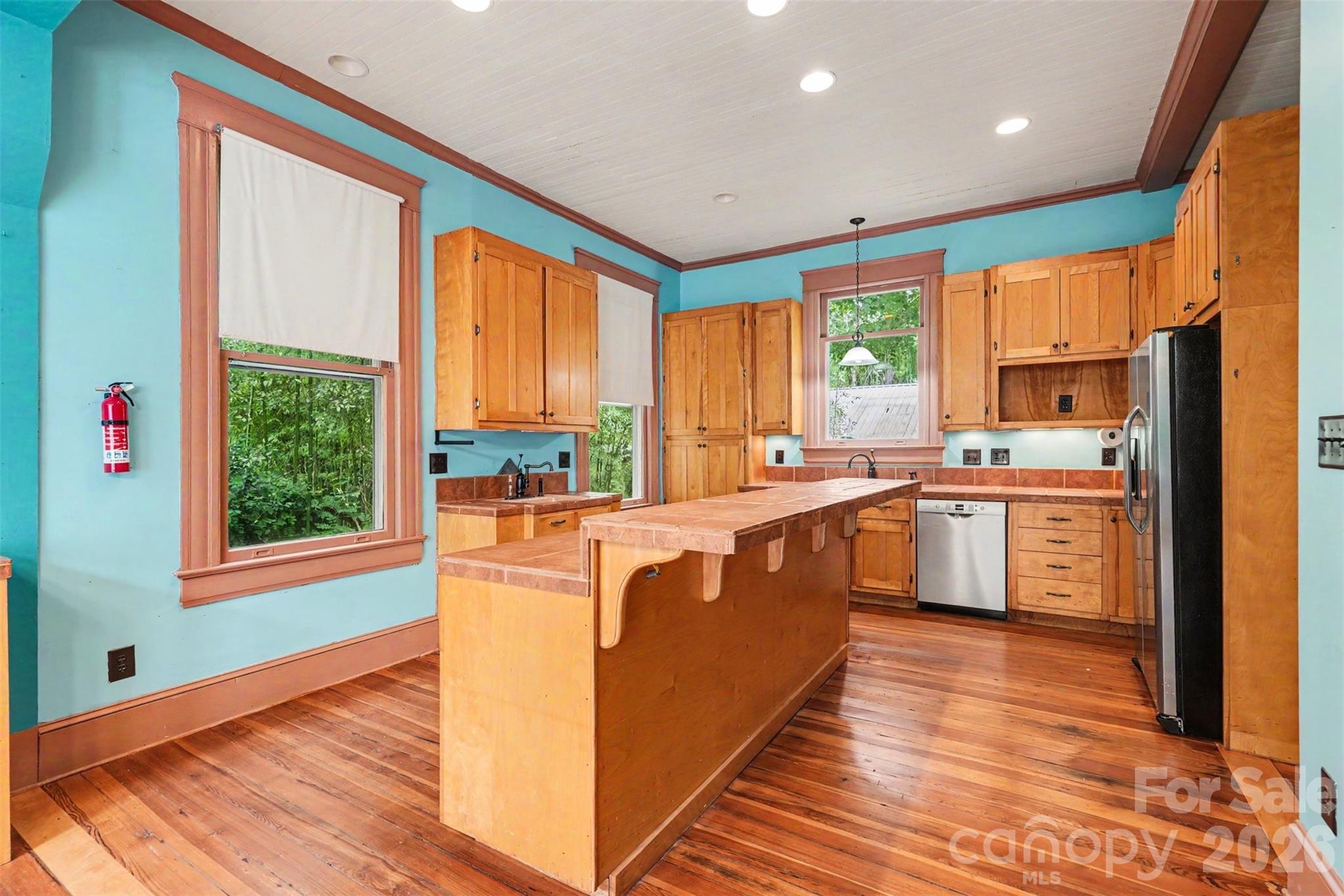 810 E Franklin Street Property Photo 19