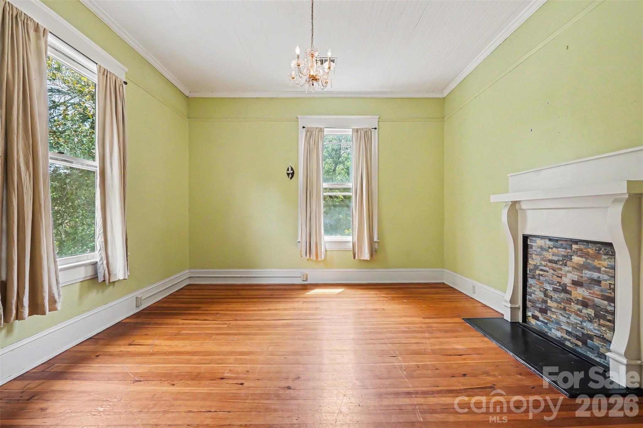 810 E Franklin Street Property Photo 34