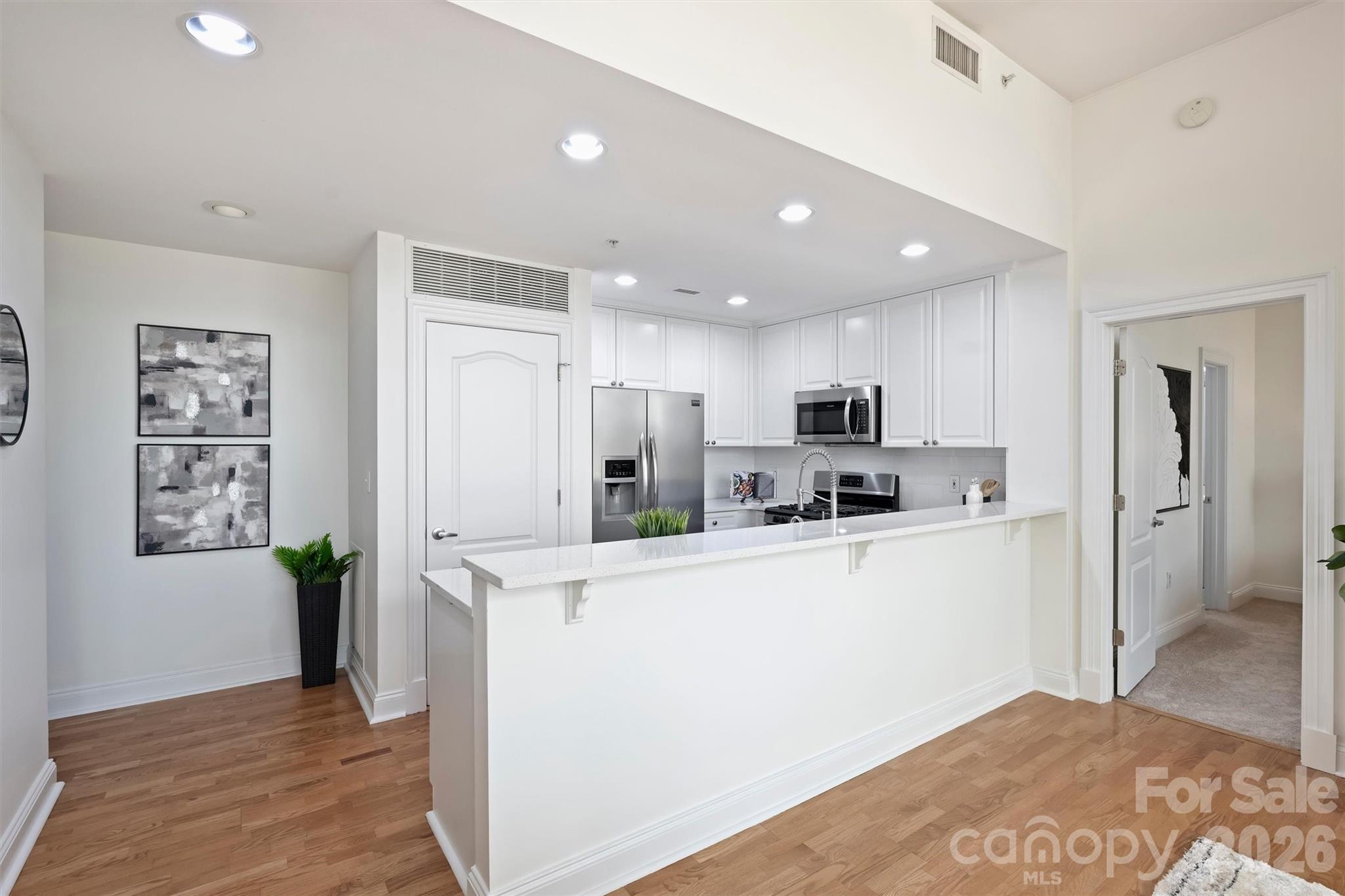 315 Arlington Avenue 504 Property Photo 21