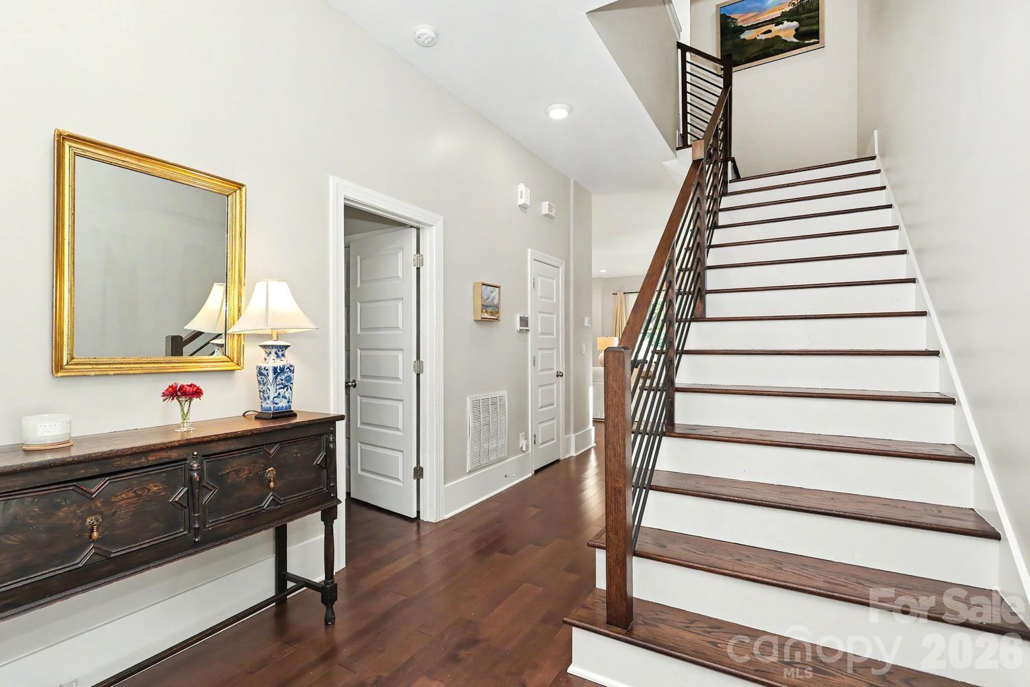 720 E 17th Street Property Photo 8