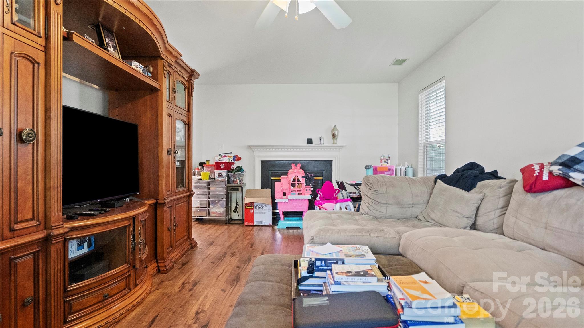 9902 Mattie Court Property Photo 6