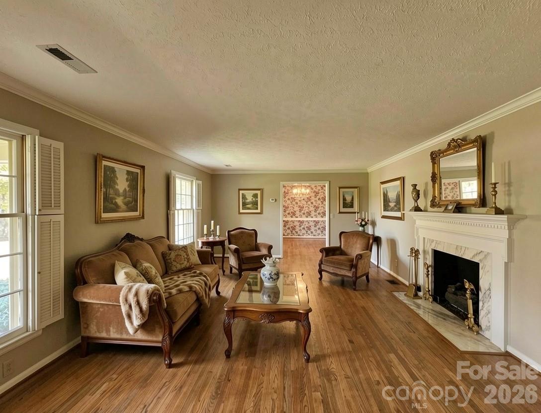 524 Country Club Circle Property Photo 6