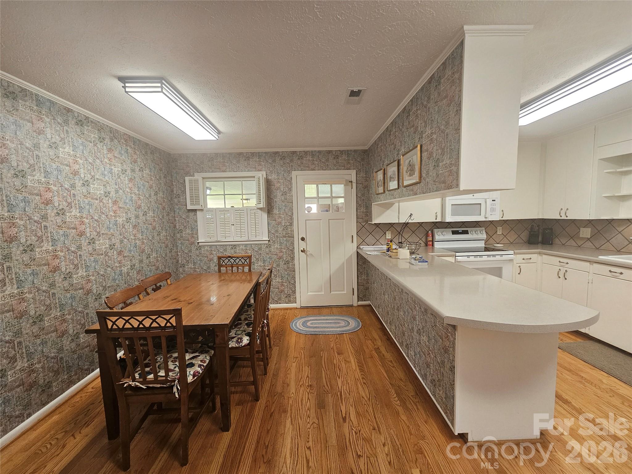 524 Country Club Circle Property Photo 9