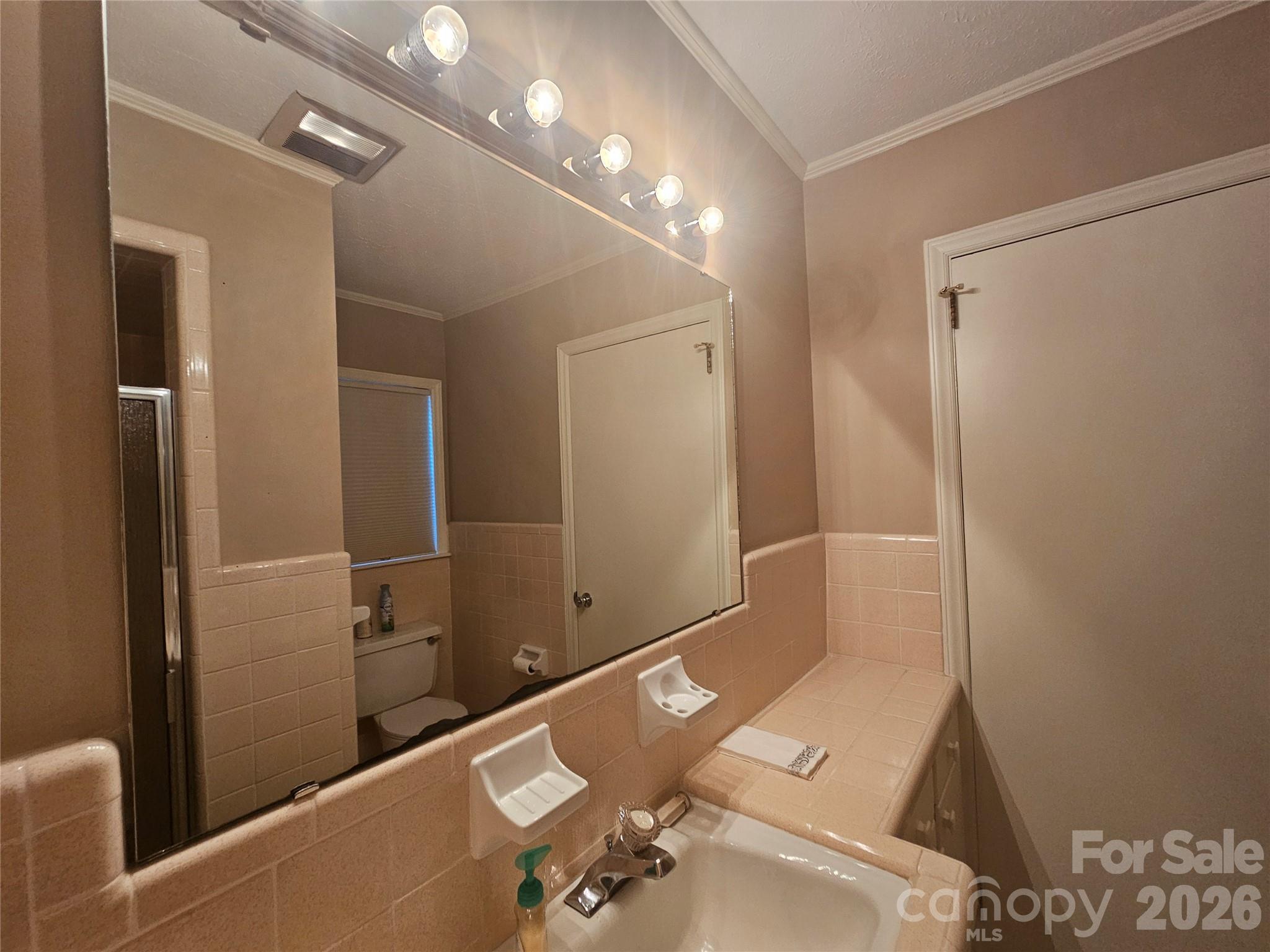 524 Country Club Circle Property Photo 32