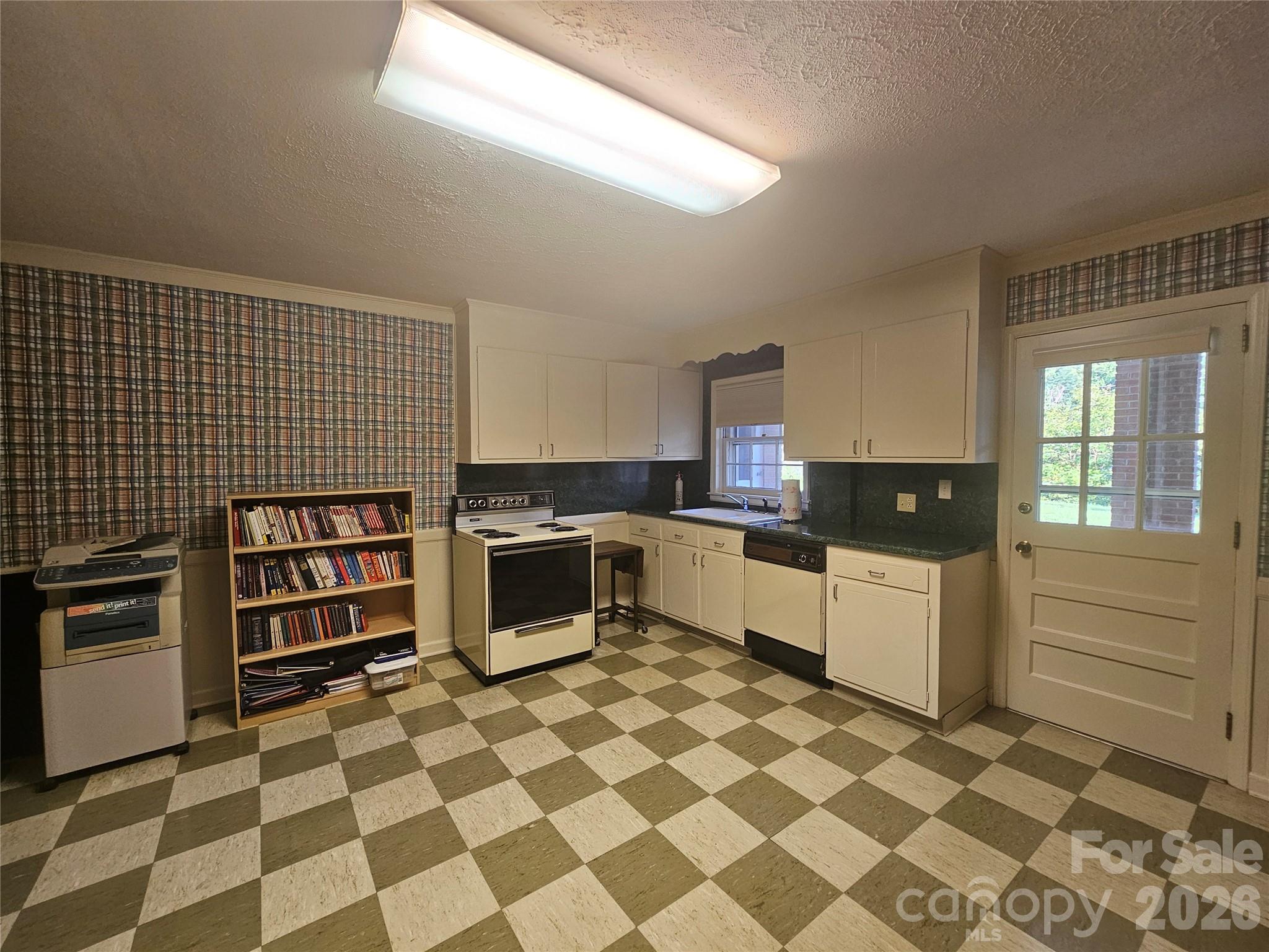524 Country Club Circle Property Photo 34