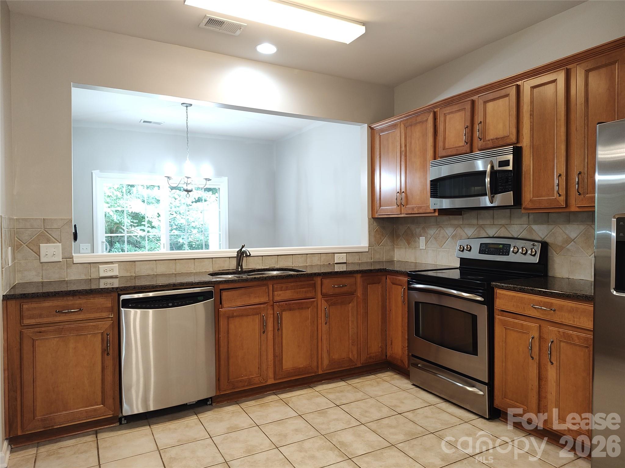8952 Kirkley View Court Property Photo 3