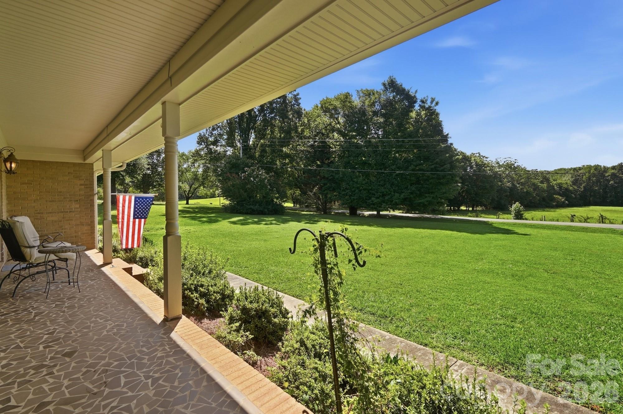 15513 Thompson Road Property Photo 5