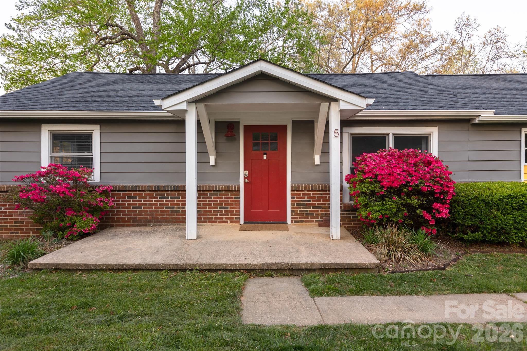 5 Shadowlawn Drive Property Photo 1