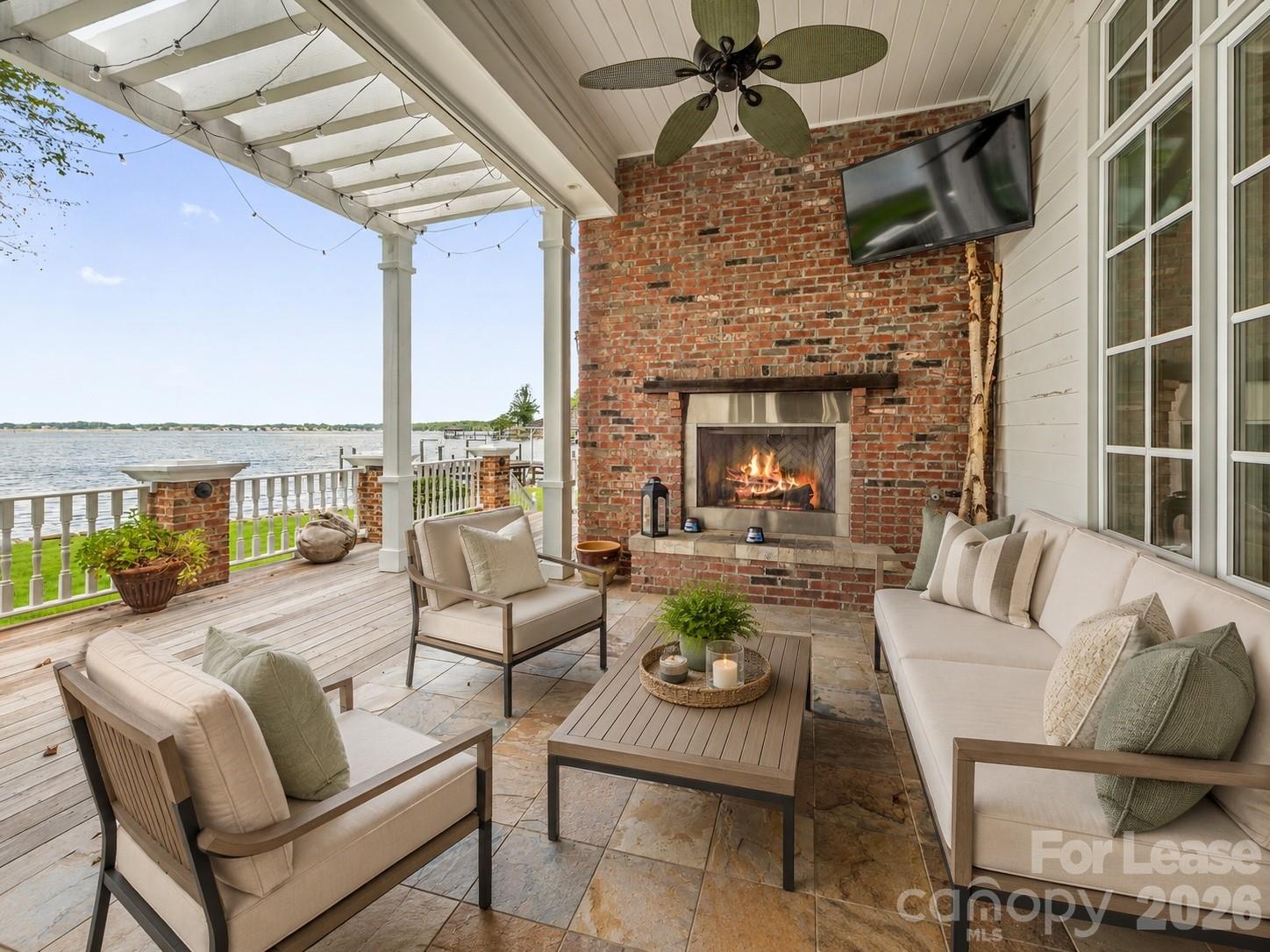 17831 Mollypop Lane Property Photo 4